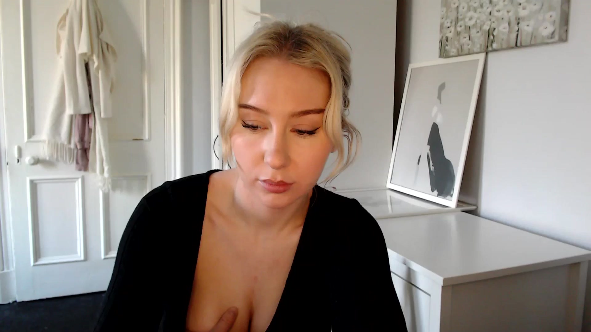 Gallery image thumbnail from British_Cutie's myfreecams stream on, 02/06/2025, 11:25 image 14 of 20