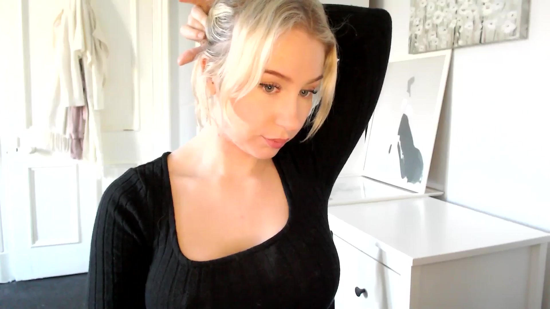 Gallery image thumbnail from British_Cutie's myfreecams stream on, 02/06/2025, 11:25 image 10 of 20