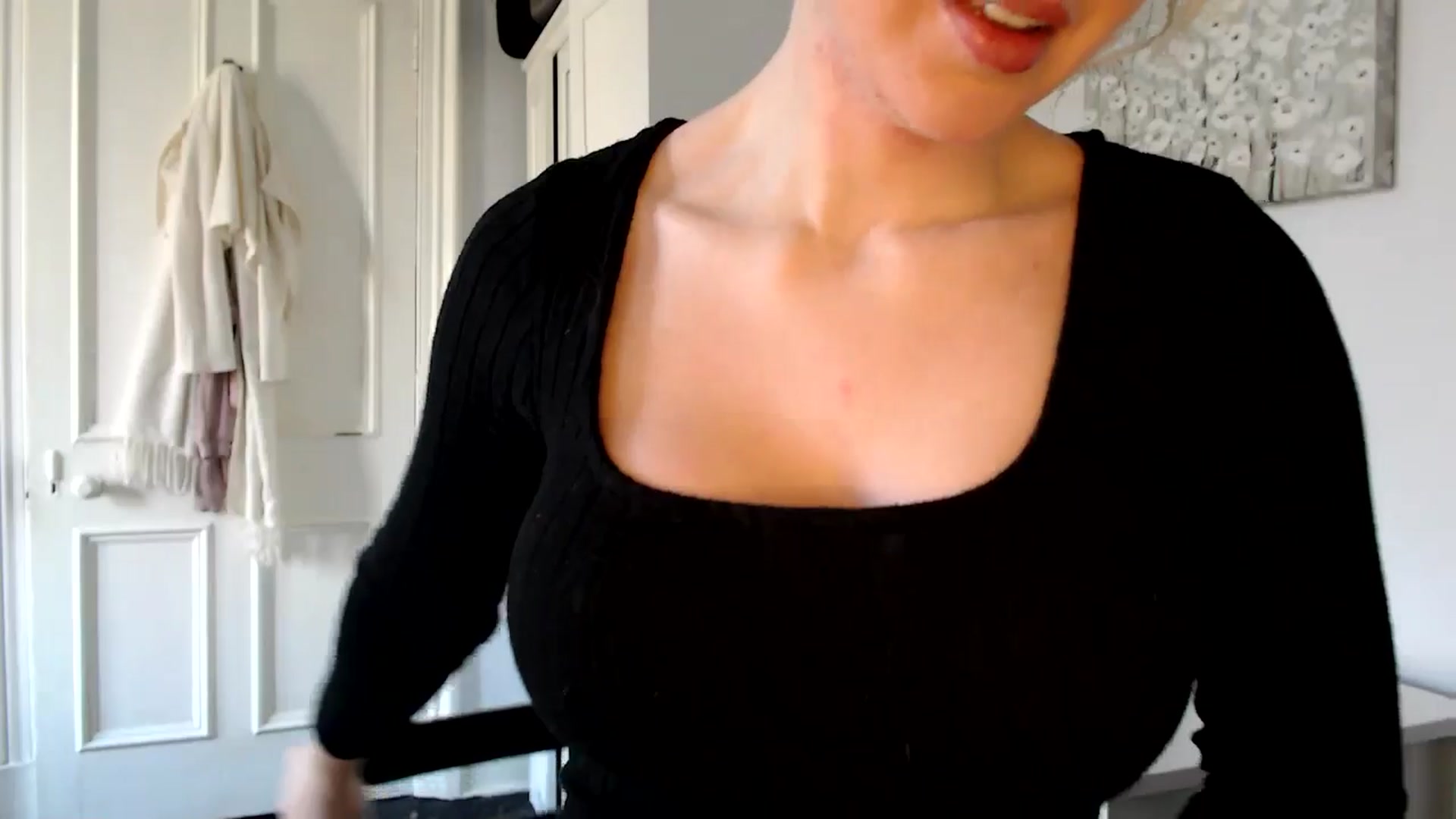 Gallery image thumbnail from British_Cutie's myfreecams stream on, 02/06/2025, 11:45 image 6 of 20