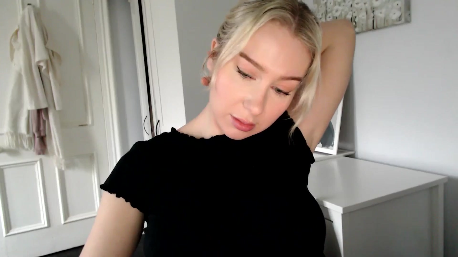 Gallery image thumbnail from British_Cutie's myfreecams stream on, 02/09/2025, 11:58 image 10 of 20