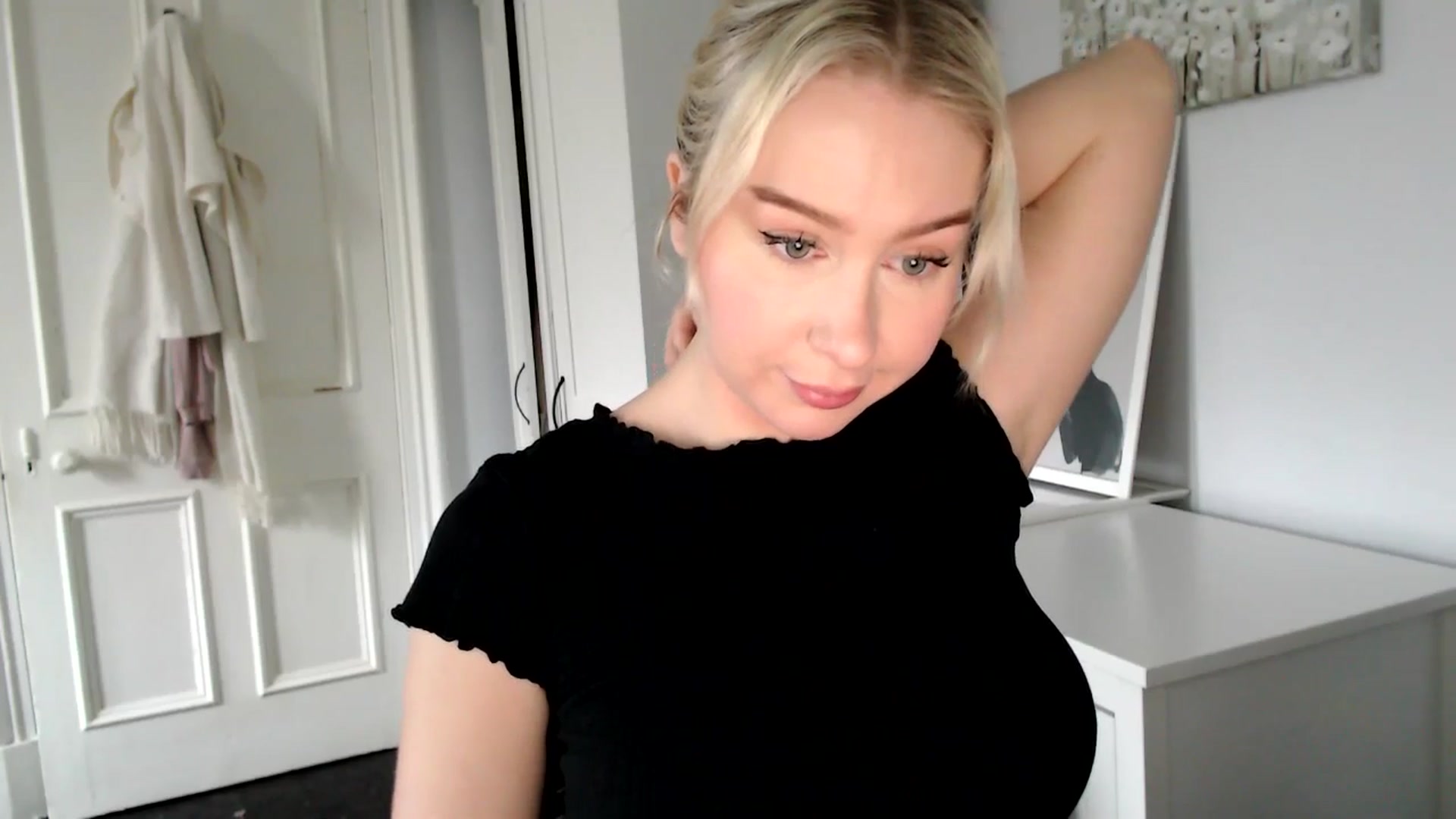 Gallery image thumbnail from British_Cutie's myfreecams stream on, 02/09/2025, 11:58 image 3 of 20