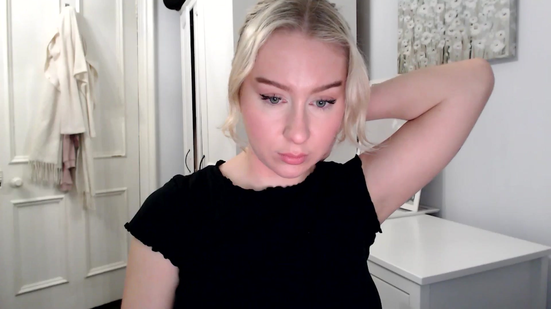Gallery image thumbnail from British_Cutie's myfreecams stream on, 02/09/2025, 17:41 image 12 of 20