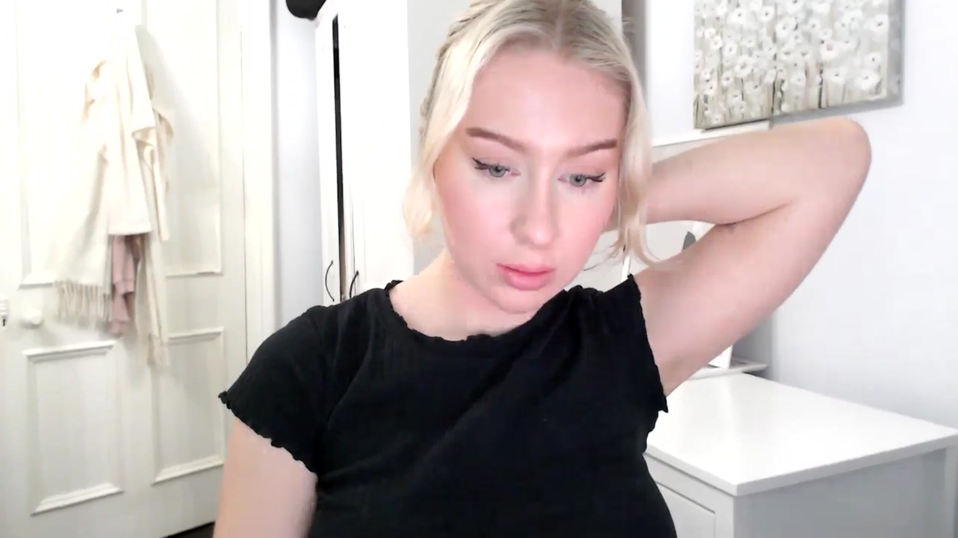 Gallery image thumbnail from British_Cutie's myfreecams stream on, 02/09/2025, 17:41 image 18 of 20