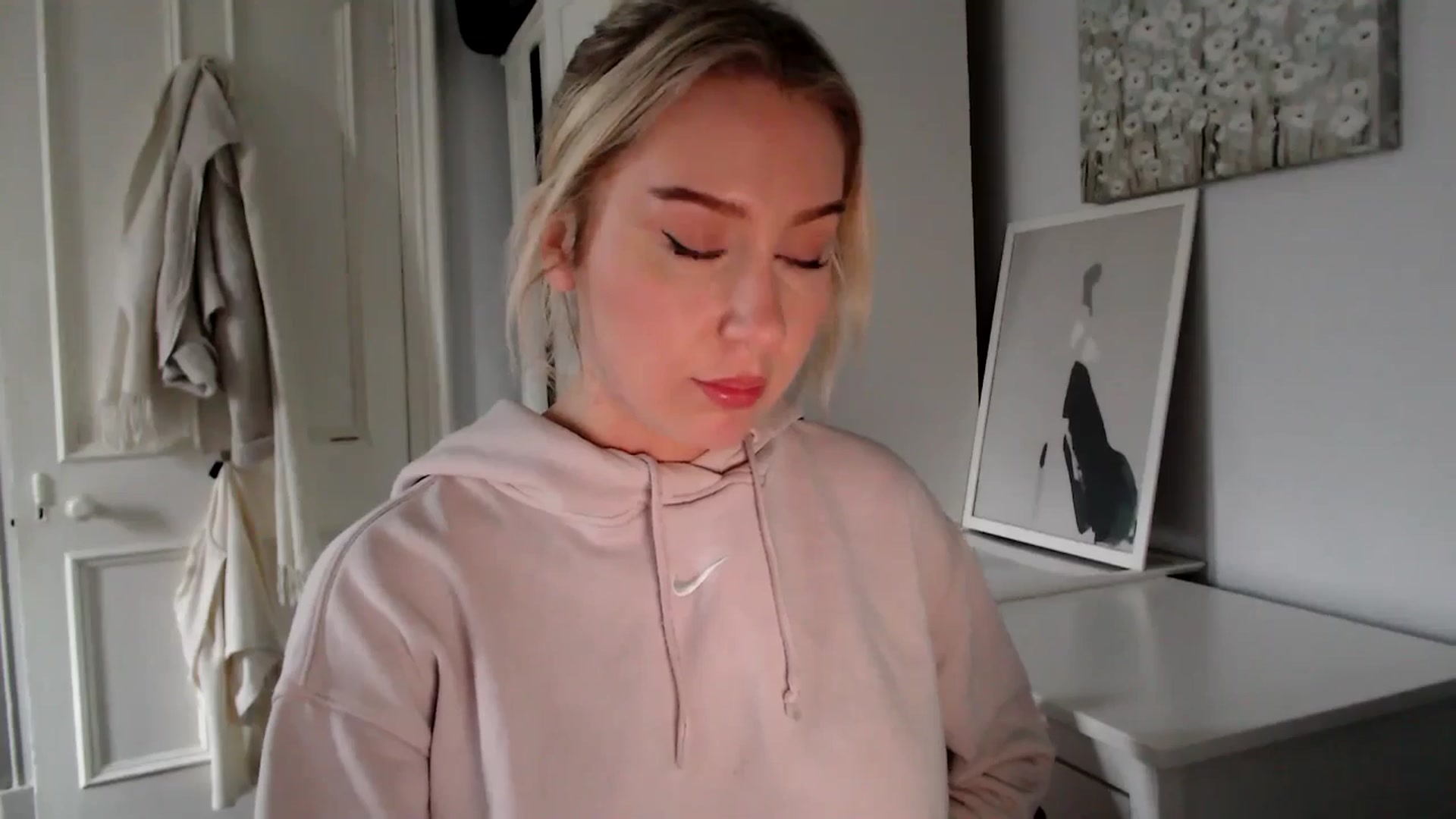 Gallery image thumbnail from British_Cutie's myfreecams stream on, 02/10/2025, 14:35 image 6 of 20