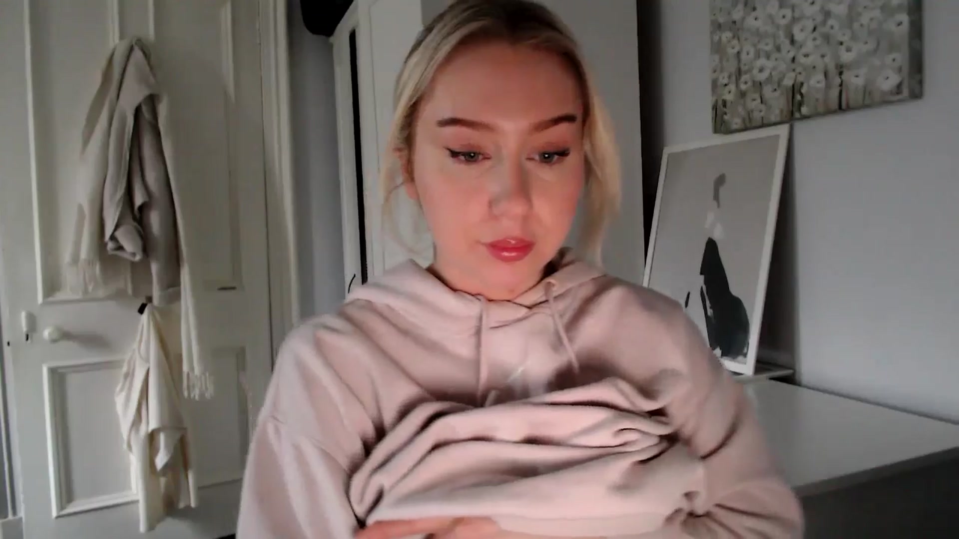 Gallery image thumbnail from British_Cutie's myfreecams stream on, 02/10/2025, 14:35 image 7 of 20