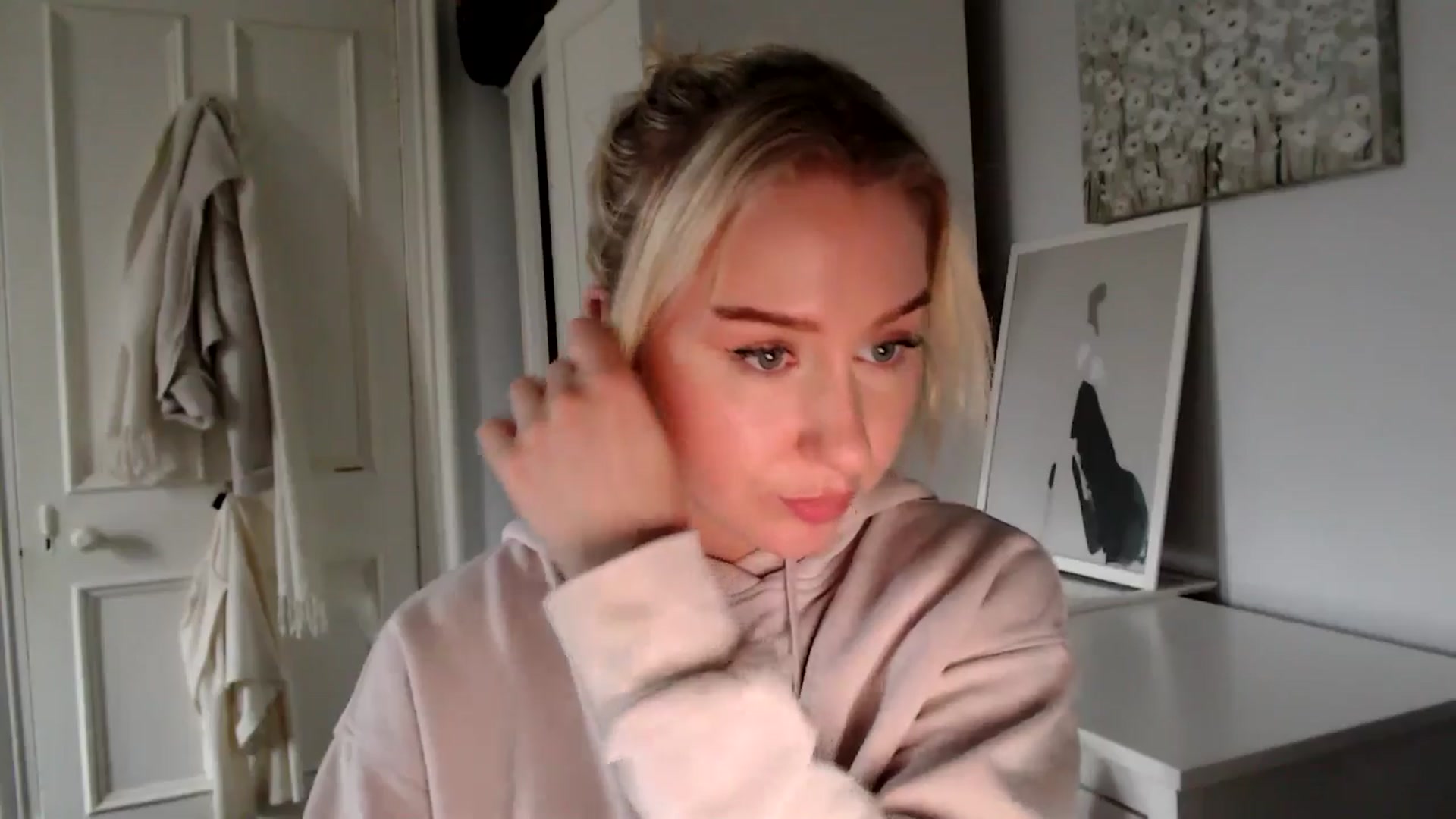 Gallery image thumbnail from British_Cutie's myfreecams stream on, 02/10/2025, 15:33 image 13 of 20