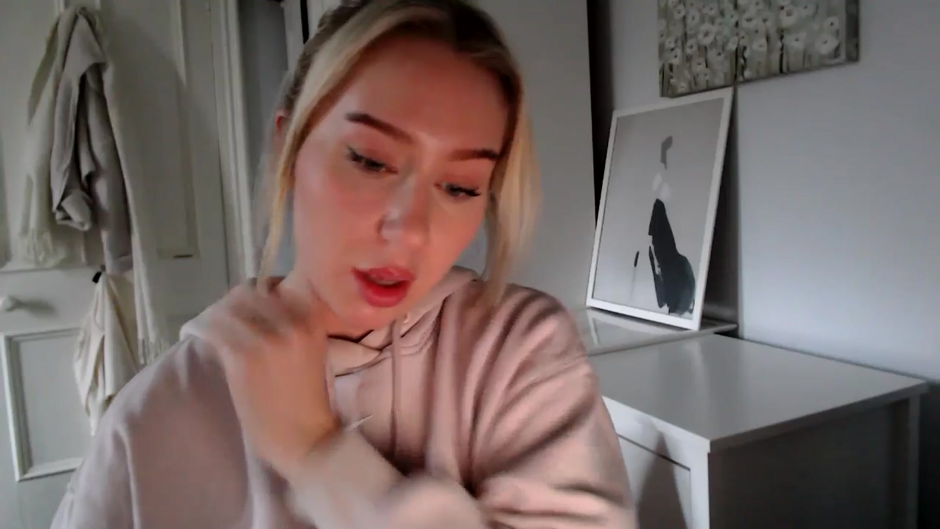 Gallery image thumbnail from British_Cutie's myfreecams stream on, 02/10/2025, 15:33 image 17 of 20