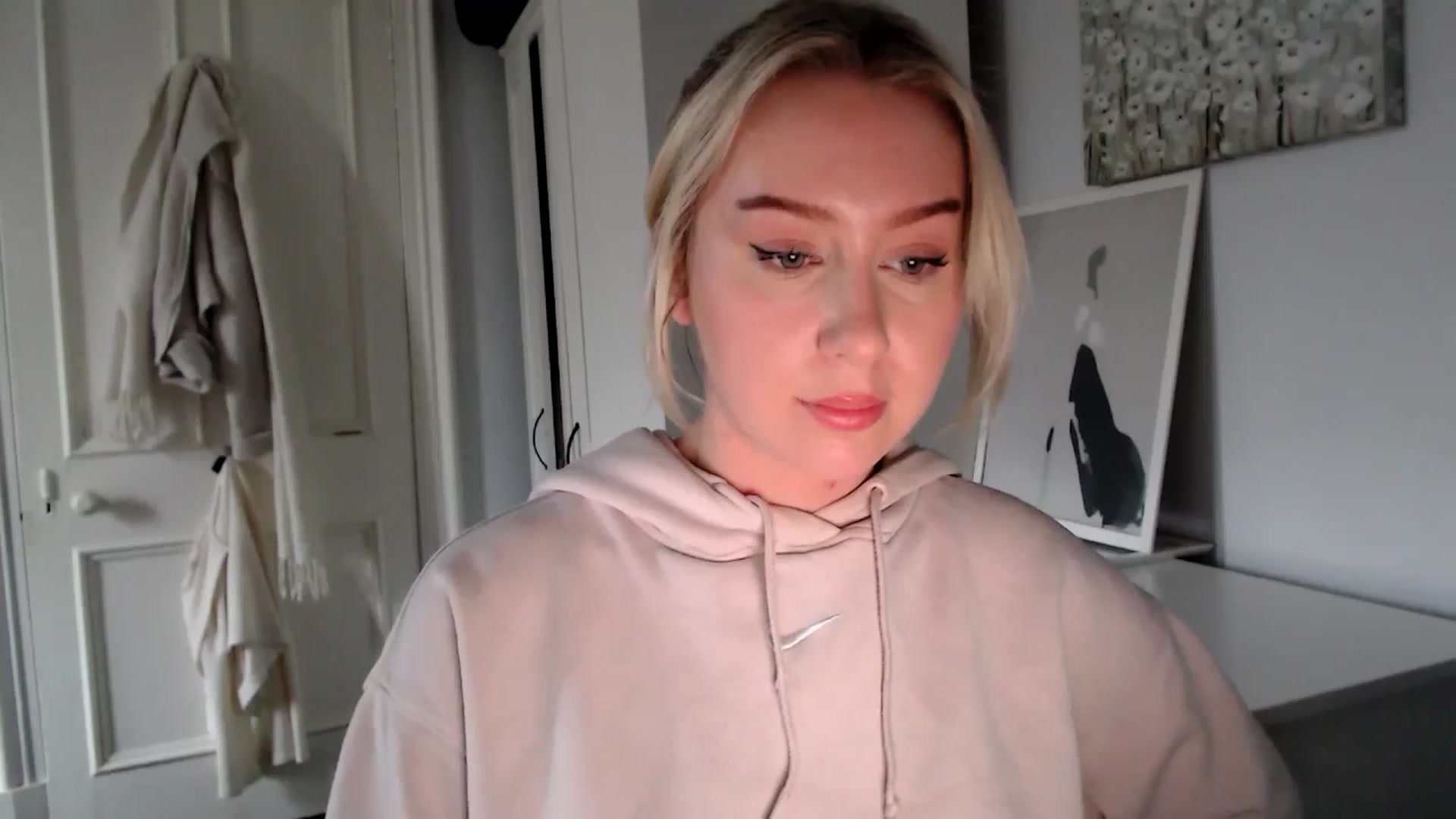 Gallery image thumbnail from British_Cutie's myfreecams stream on, 02/10/2025, 15:33 image 3 of 20