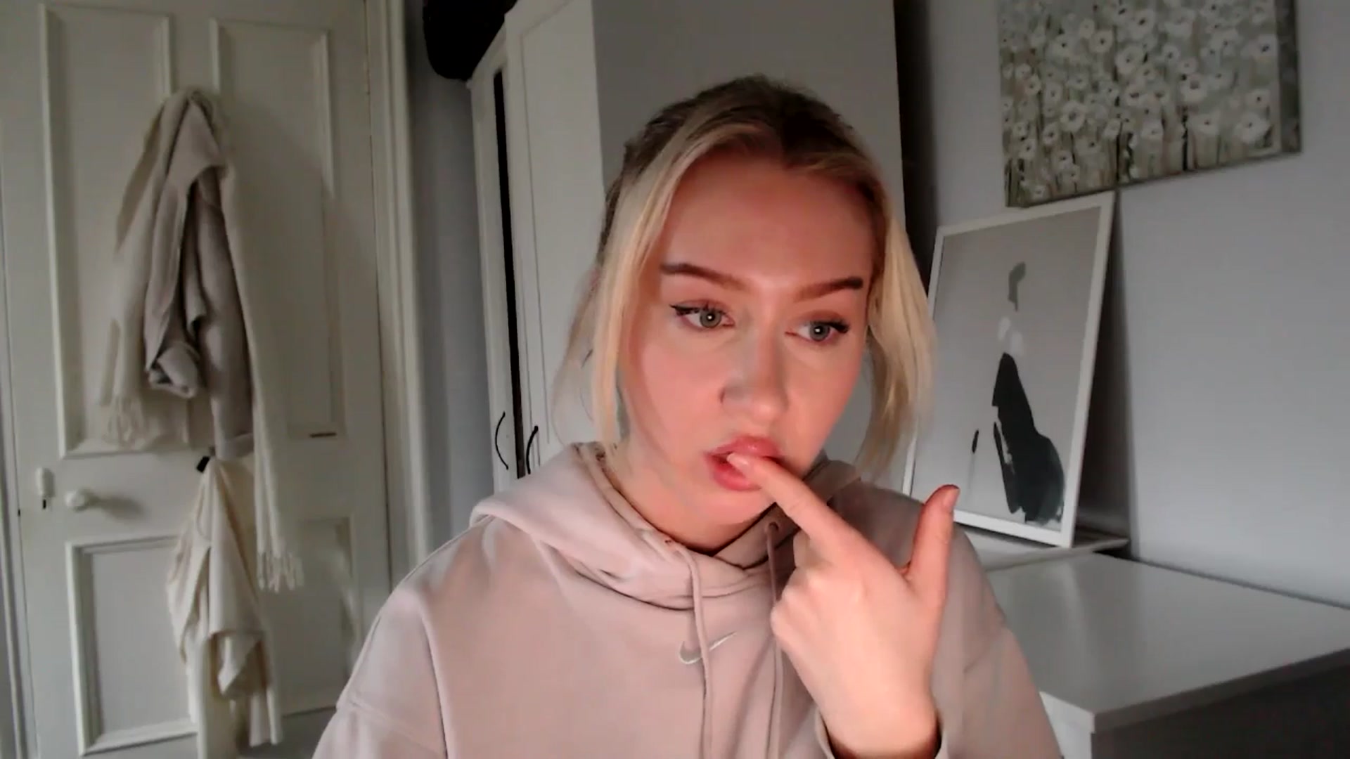 Gallery image thumbnail from British_Cutie's myfreecams stream on, 02/10/2025, 15:33 image 10 of 20