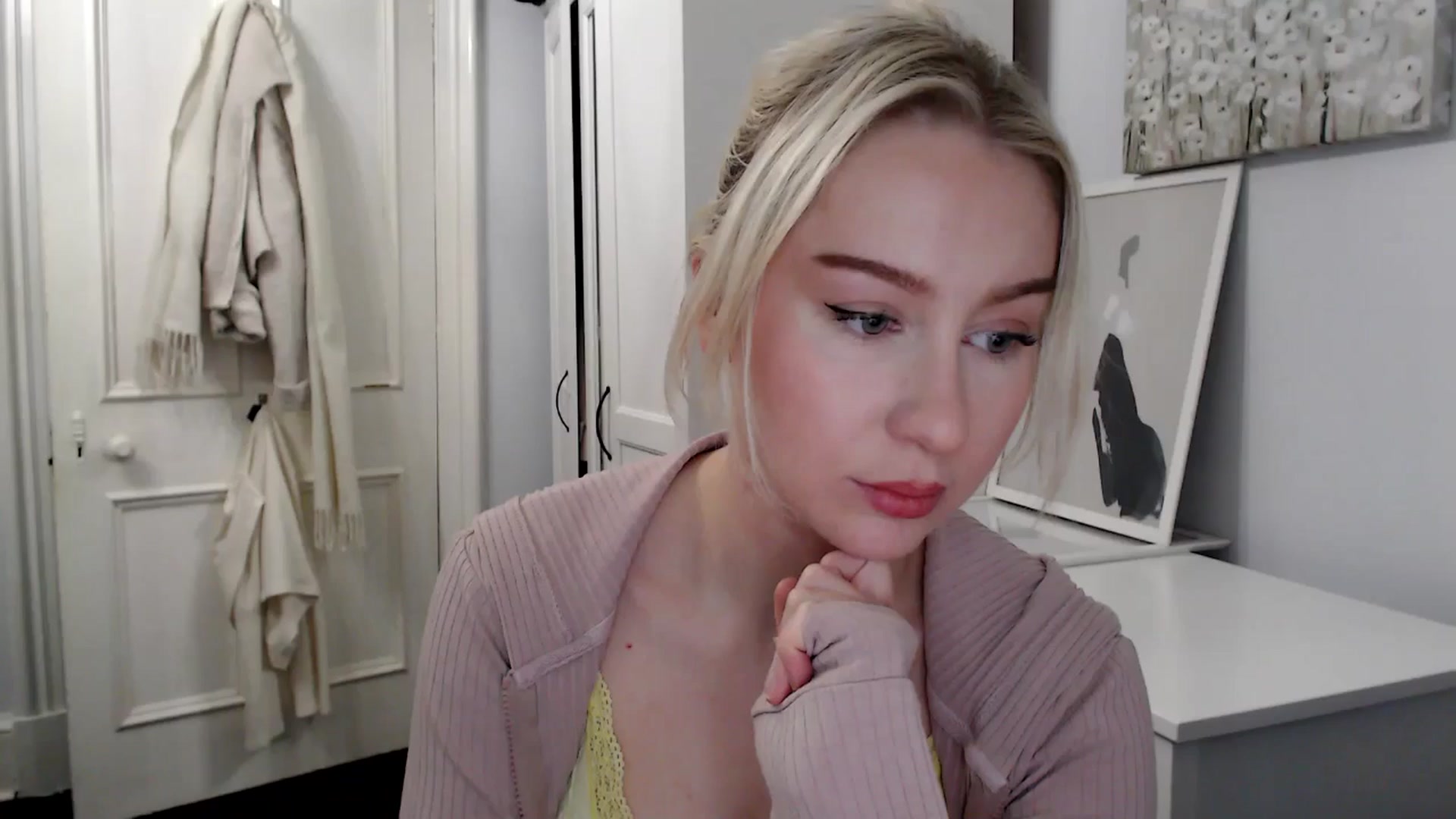 Gallery image thumbnail from British_Cutie's myfreecams stream on, 02/10/2025, 19:20 image 18 of 20