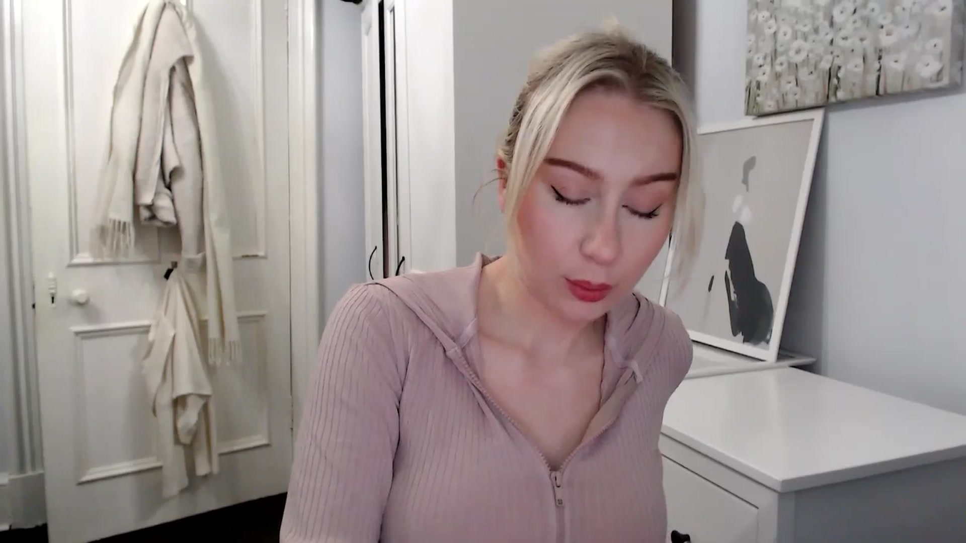 Gallery image thumbnail from British_Cutie's myfreecams stream on, 02/10/2025, 19:20 image 11 of 20