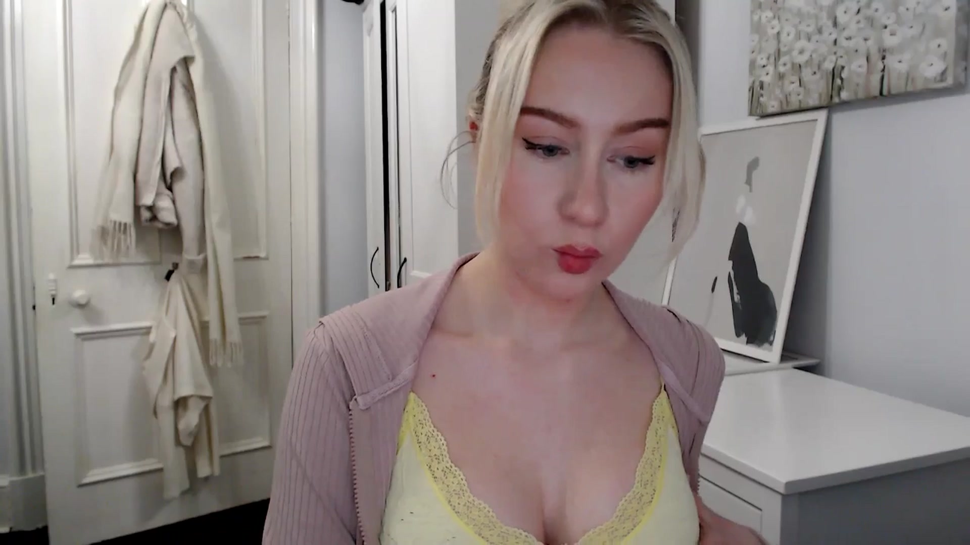 Gallery image thumbnail from British_Cutie's myfreecams stream on, 02/10/2025, 19:20 image 15 of 20