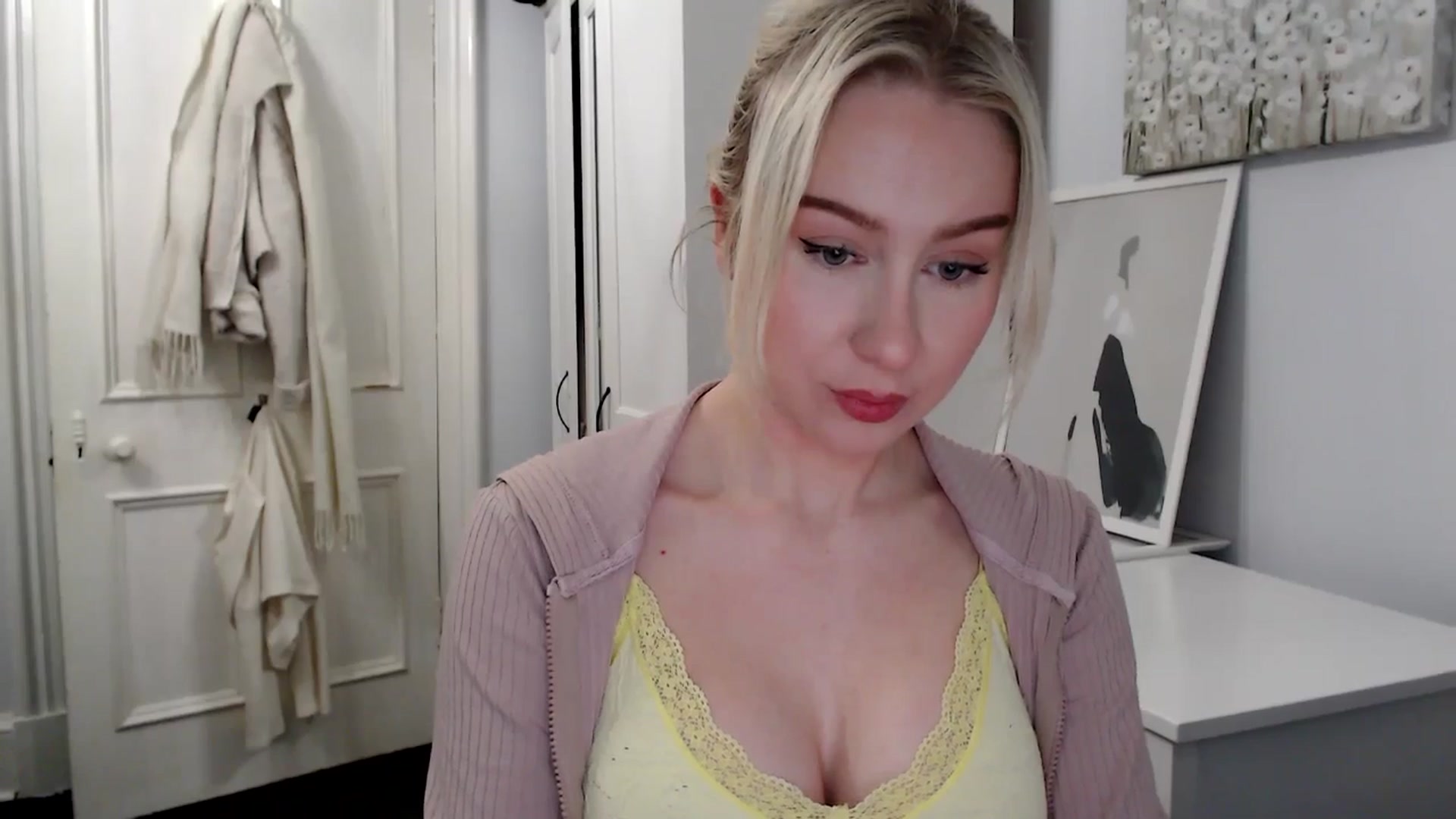 Gallery image thumbnail from British_Cutie's myfreecams stream on, 02/10/2025, 19:20 image 14 of 20