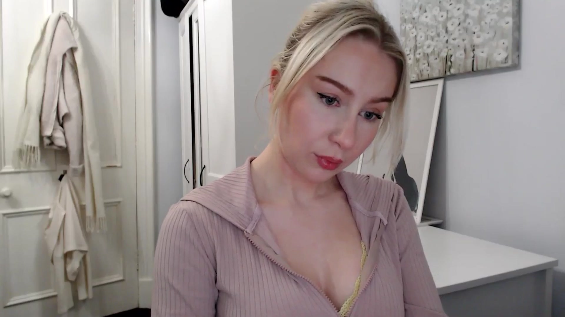 Gallery image thumbnail from British_Cutie's myfreecams stream on, 02/10/2025, 19:33 image 3 of 20