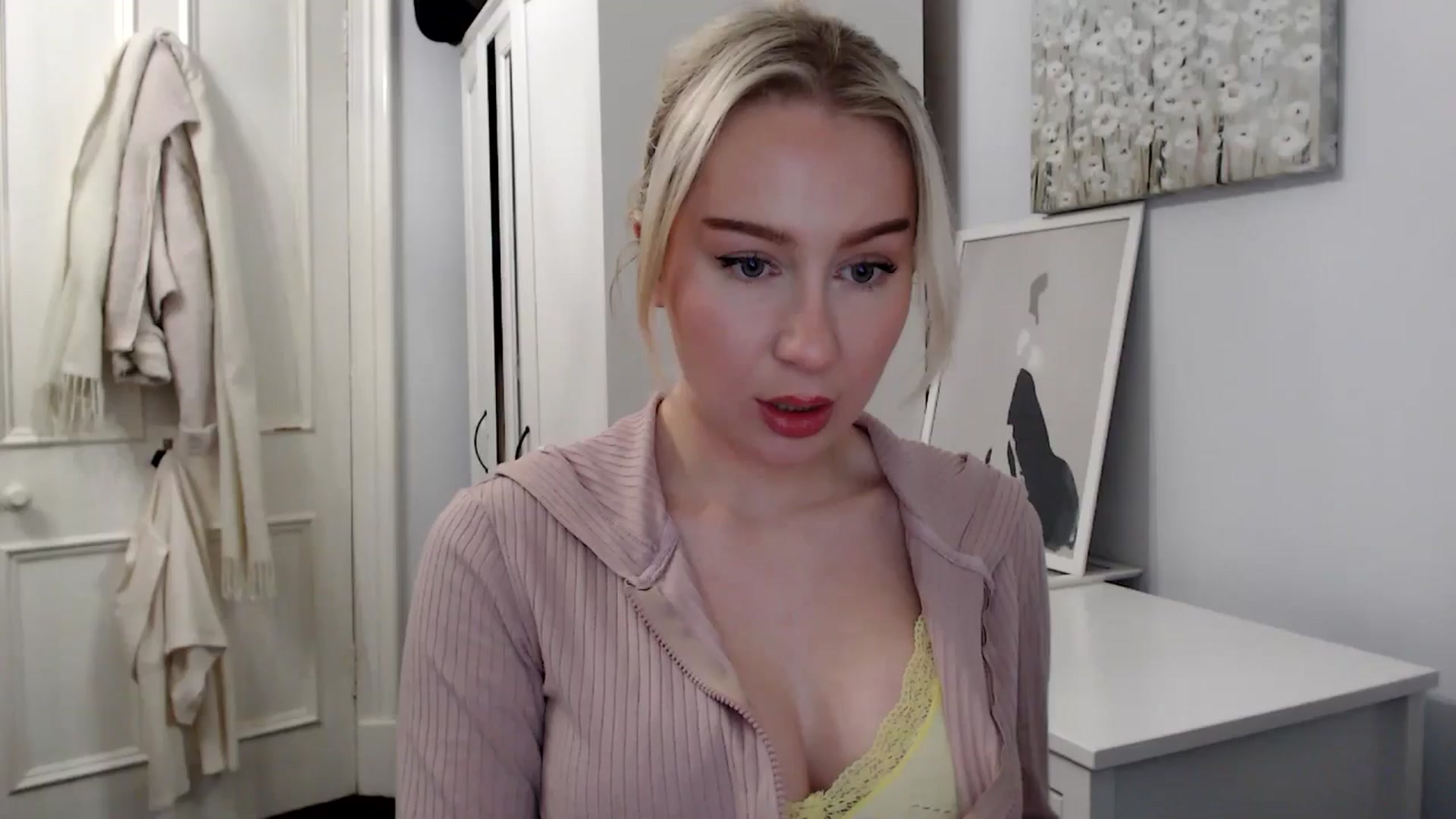 Gallery image thumbnail from British_Cutie's myfreecams stream on, 02/10/2025, 19:33 image 13 of 20