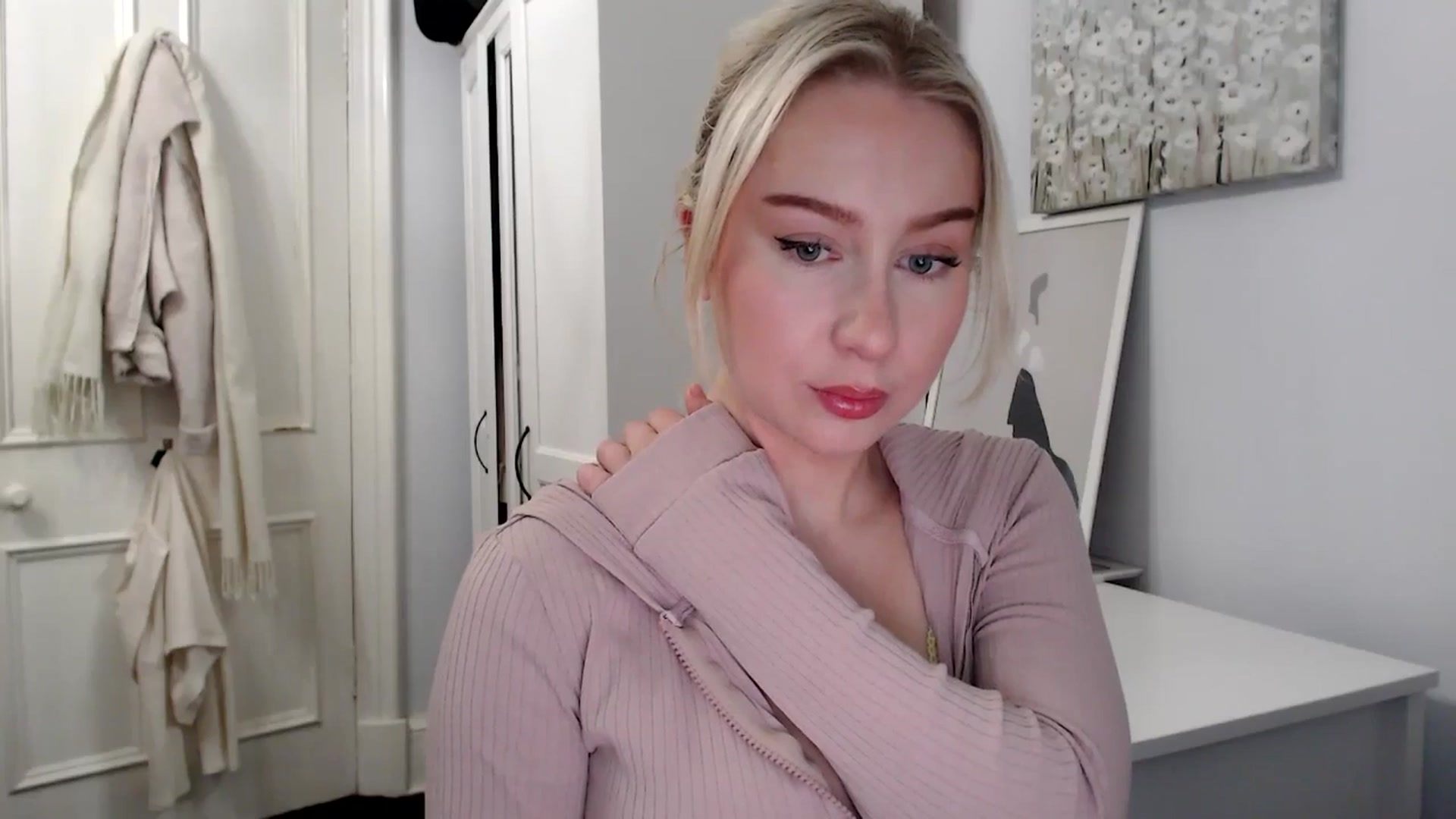 Gallery image thumbnail from British_Cutie's myfreecams stream on, 02/10/2025, 19:33 image 17 of 20