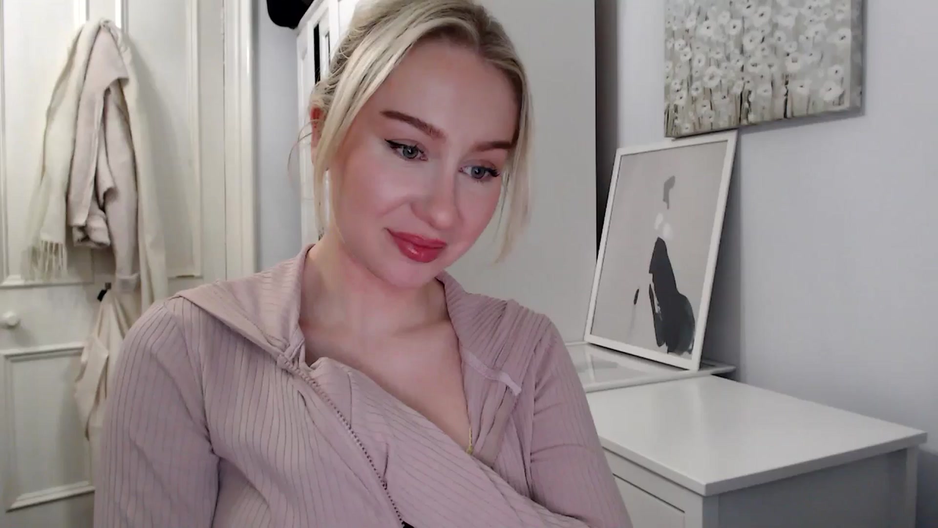 Gallery image thumbnail from British_Cutie's myfreecams stream on, 02/10/2025, 19:33 image 10 of 20