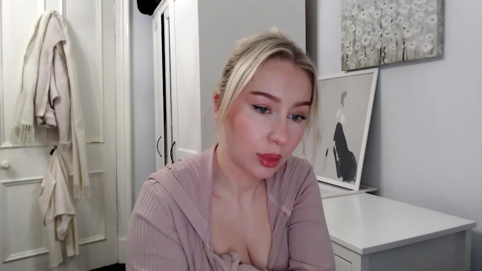 Gallery image thumbnail from British_Cutie's myfreecams stream on, 02/10/2025, 19:33 image 6 of 20