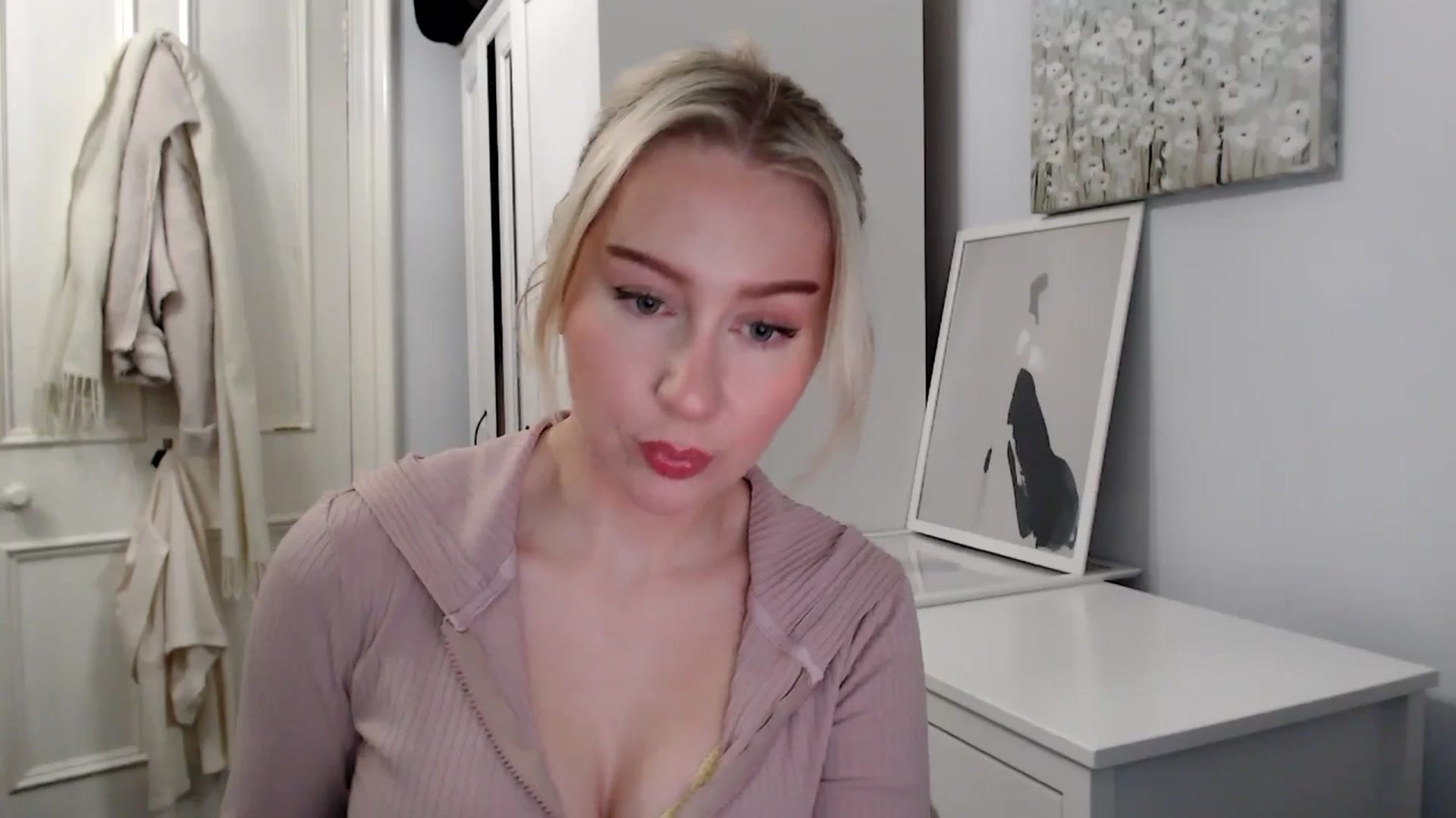 Gallery image thumbnail from British_Cutie's myfreecams stream on, 02/10/2025, 19:33 image 8 of 20