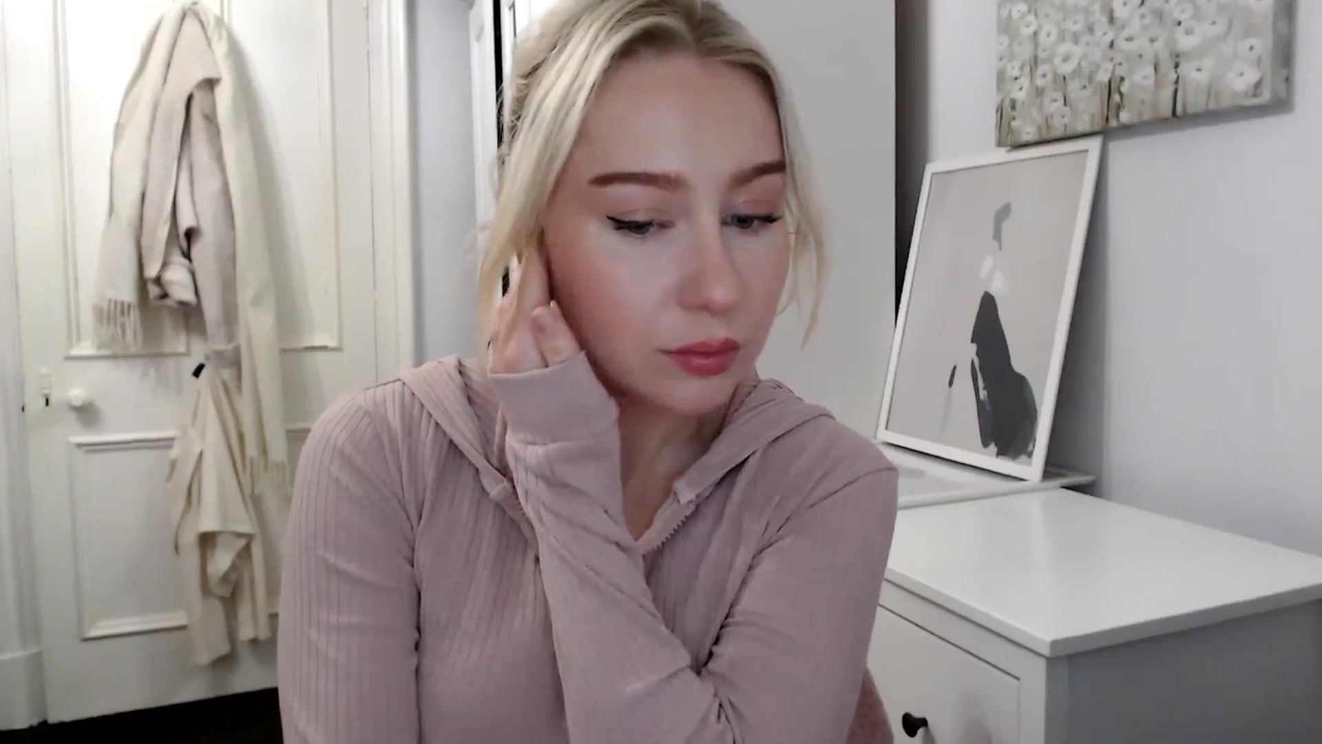Gallery image thumbnail from British_Cutie's myfreecams stream on, 02/10/2025, 20:06 image 18 of 20