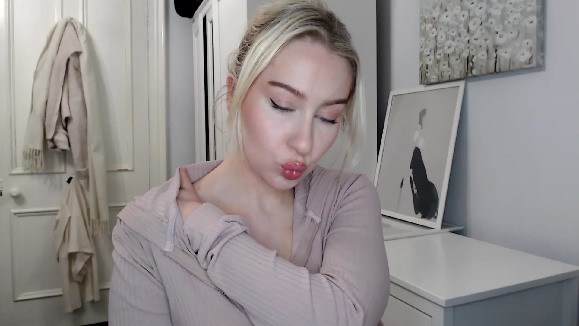 Gallery image thumbnail from British_Cutie's myfreecams stream on, 02/10/2025, 20:06 image 2 of 20