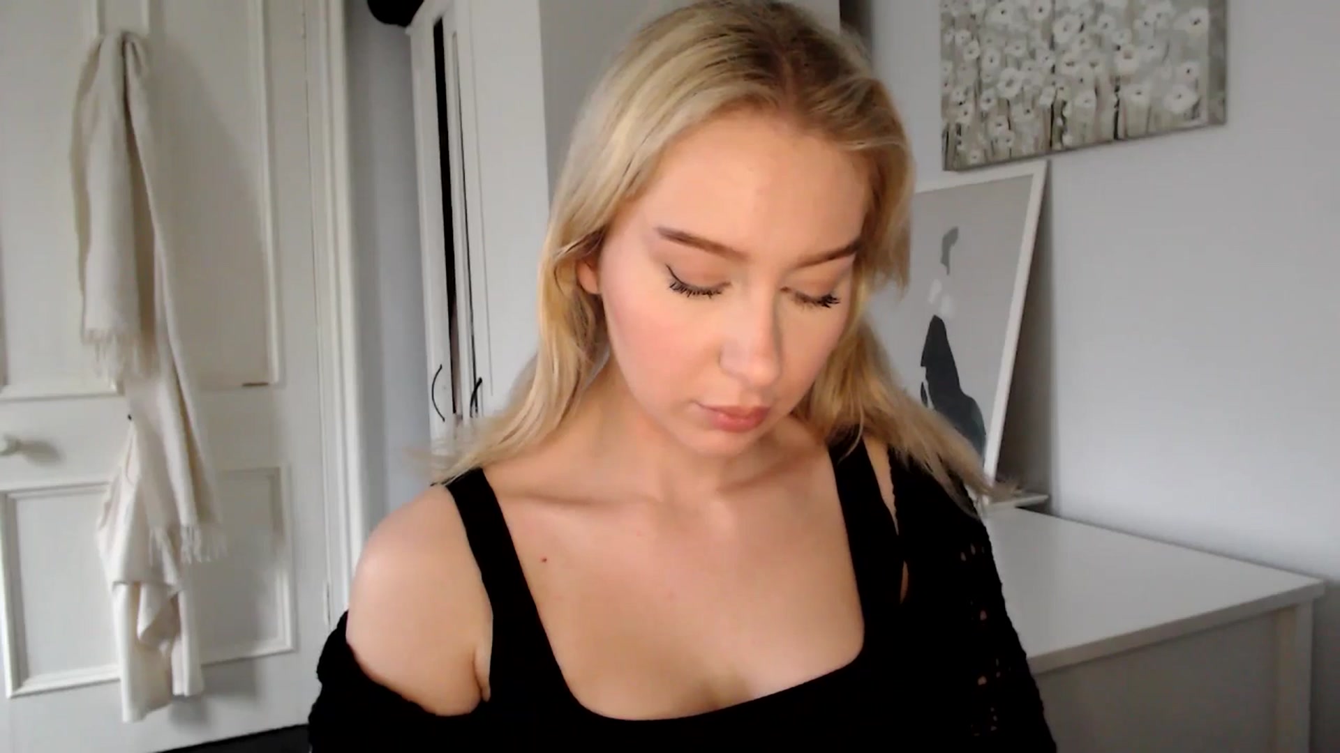Gallery image thumbnail from British_Cutie's myfreecams stream on, 02/13/2025, 15:12 image 12 of 20