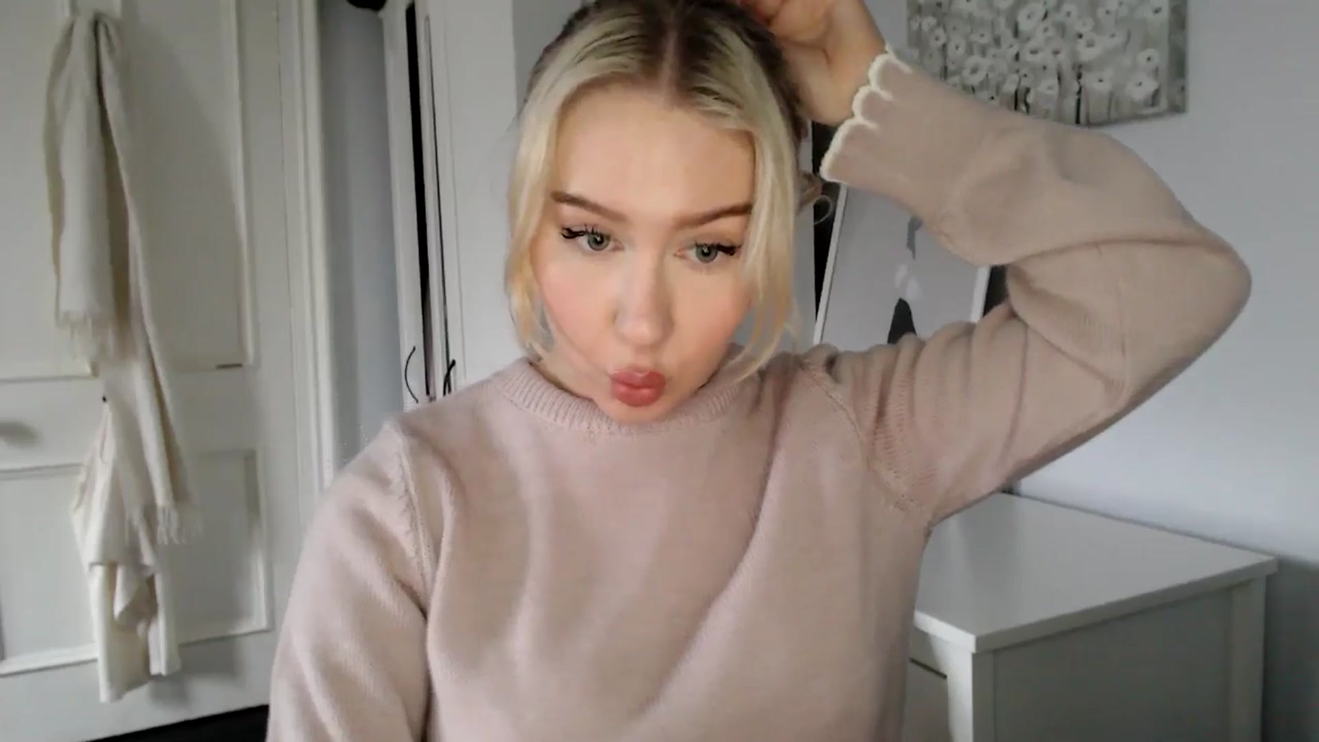 Gallery image thumbnail from British_Cutie's myfreecams stream on, 02/13/2025, 16:02 image 4 of 20