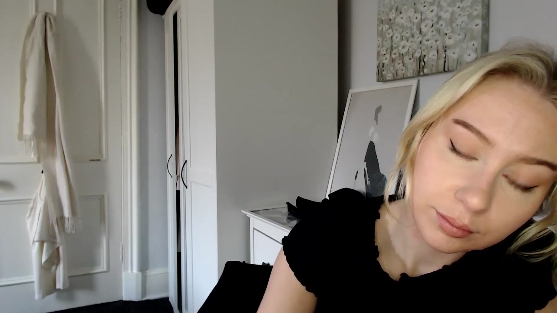 Gallery image thumbnail from British_Cutie's myfreecams stream on, 02/14/2025, 12:50 image 13 of 20