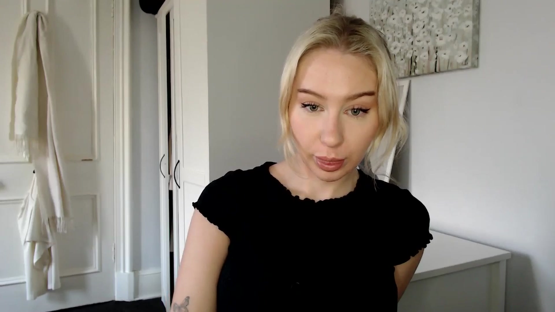 Gallery image thumbnail from British_Cutie's myfreecams stream on, 02/14/2025, 12:50 image 6 of 20