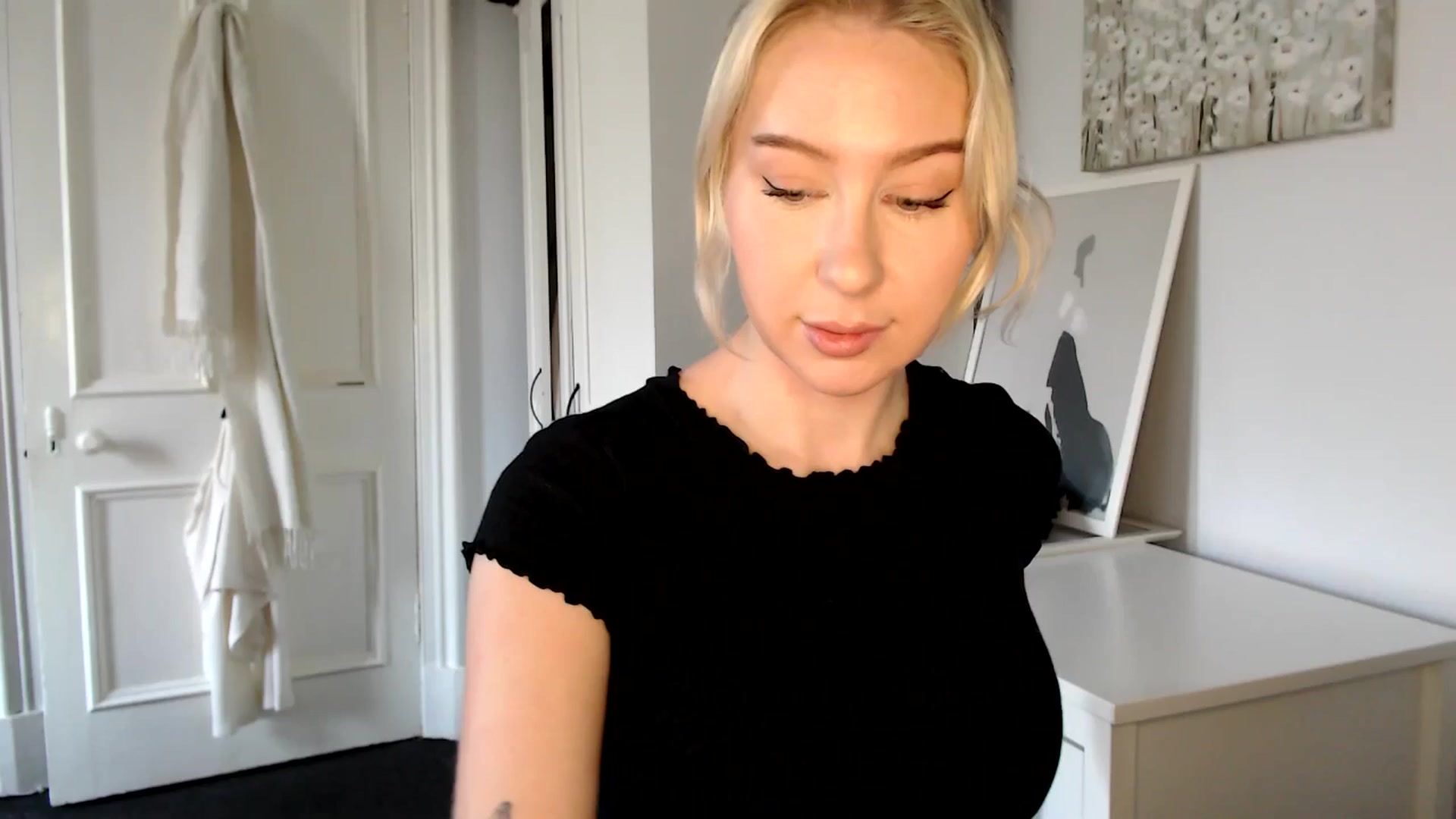 Gallery image thumbnail from British_Cutie's myfreecams stream on, 02/14/2025, 13:30 image 9 of 20