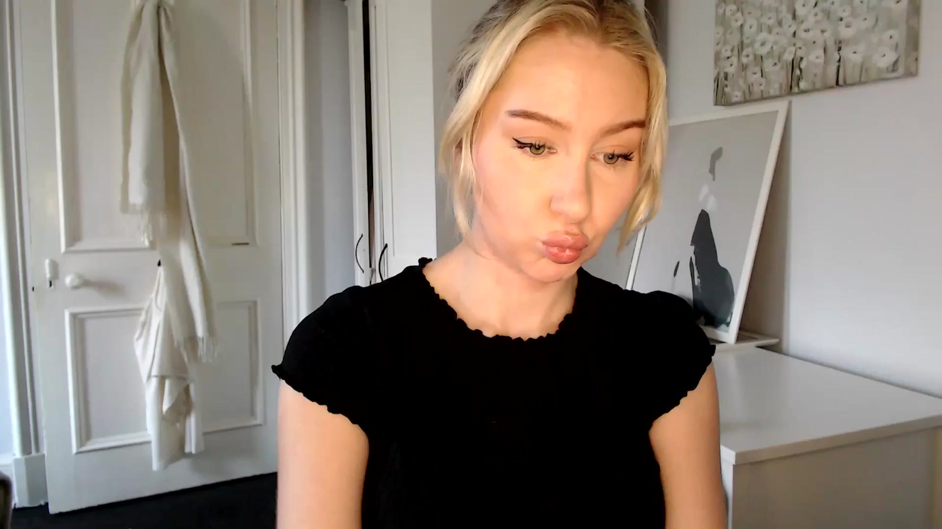 Gallery image thumbnail from British_Cutie's myfreecams stream on, 02/14/2025, 13:30 image 16 of 20