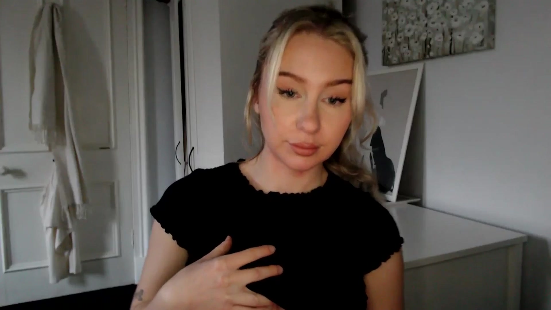 Gallery image thumbnail from British_Cutie's myfreecams stream on, 02/14/2025, 17:05 image 7 of 20
