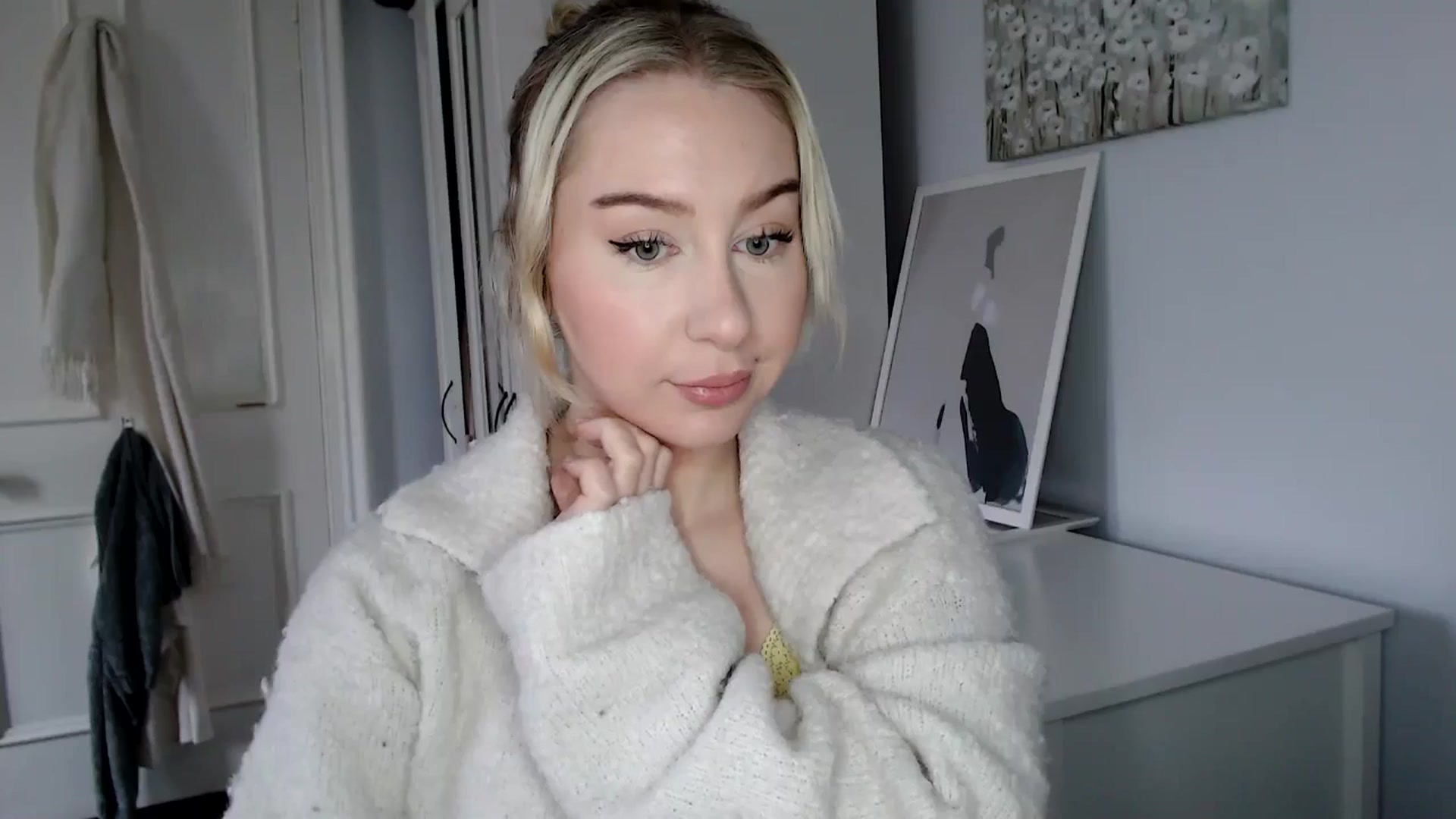 Gallery image thumbnail from British_Cutie's myfreecams stream on, 02/17/2025, 13:34 image 6 of 20