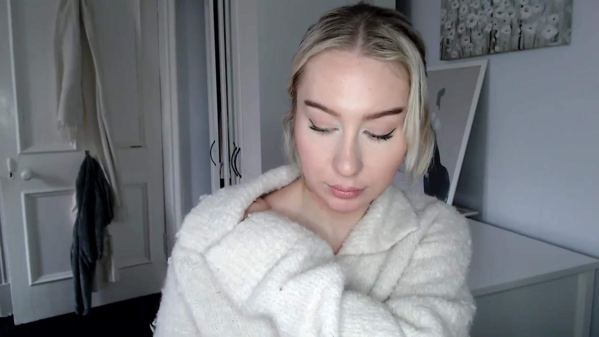 Gallery image thumbnail from British_Cutie's myfreecams stream on, 02/17/2025, 15:38 image 14 of 20