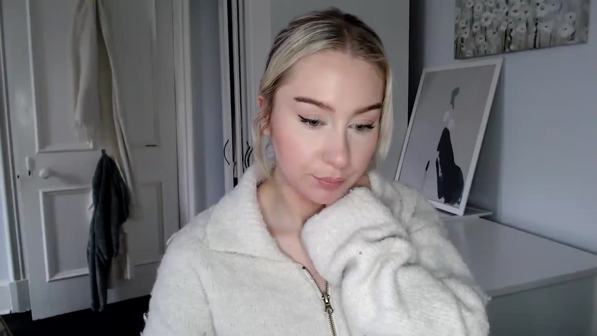 Gallery image thumbnail from British_Cutie's myfreecams stream on, 02/17/2025, 15:38 image 11 of 20