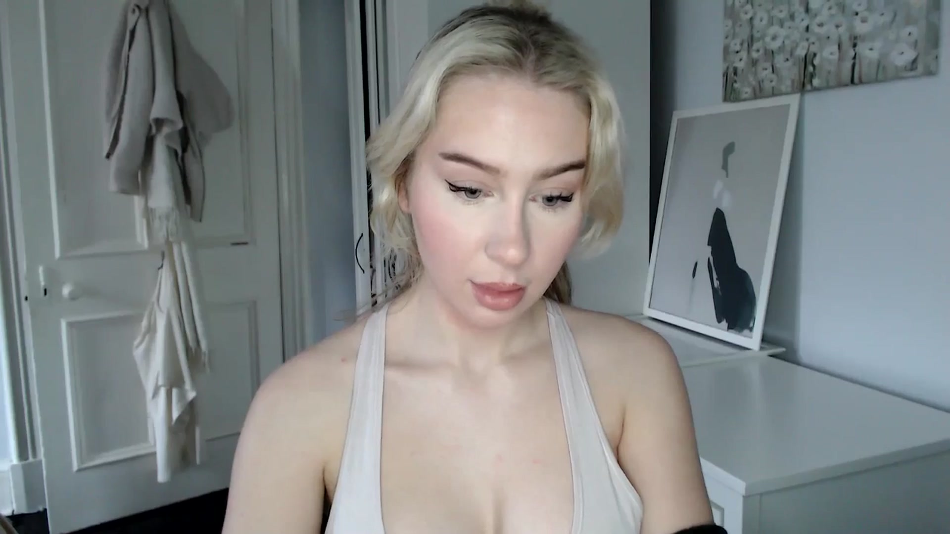 Gallery image thumbnail from British_Cutie's myfreecams stream on, 02/18/2025, 12:49 image 6 of 20