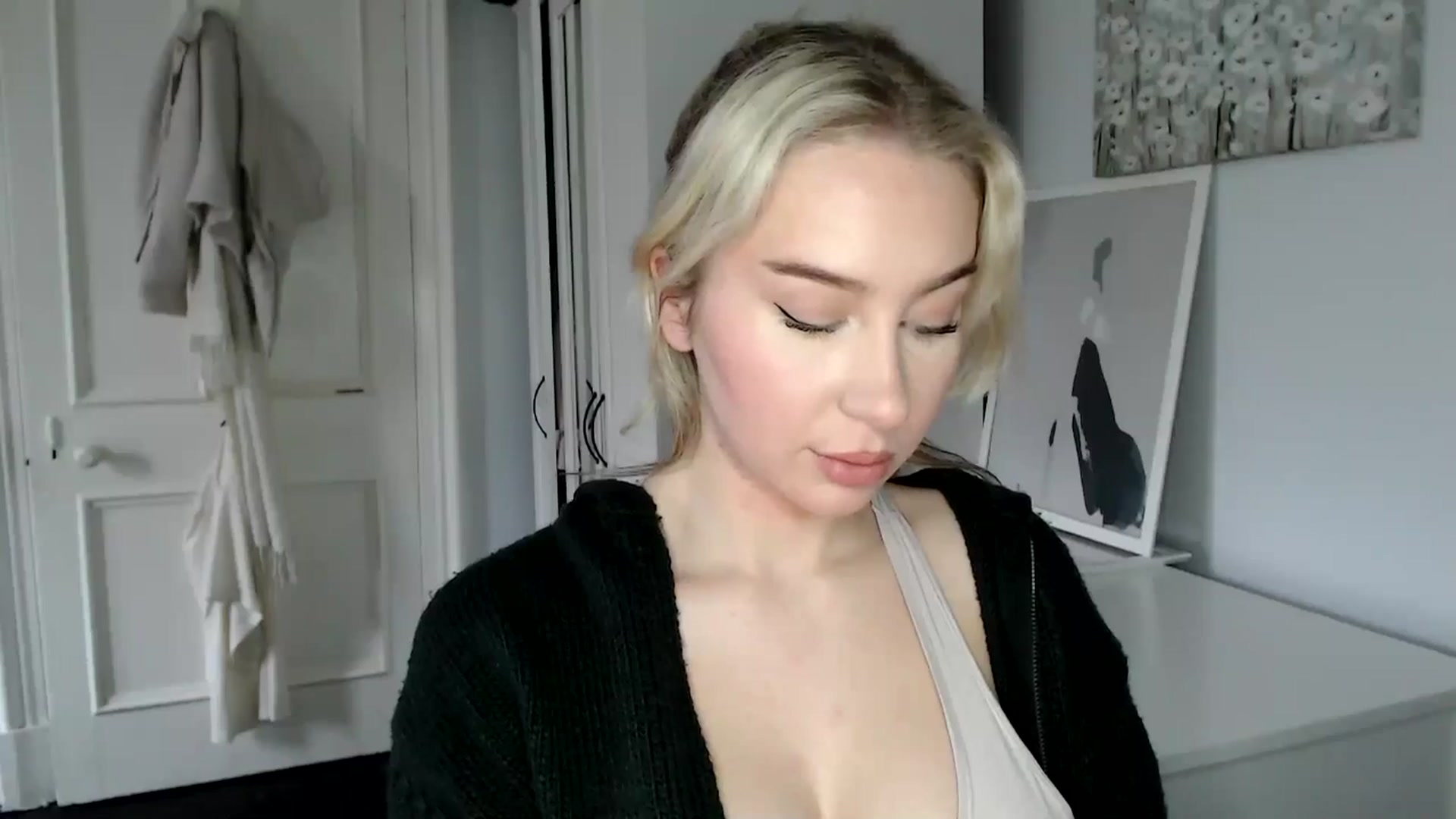 Gallery image thumbnail from British_Cutie's myfreecams stream on, 02/18/2025, 13:06 image 8 of 20