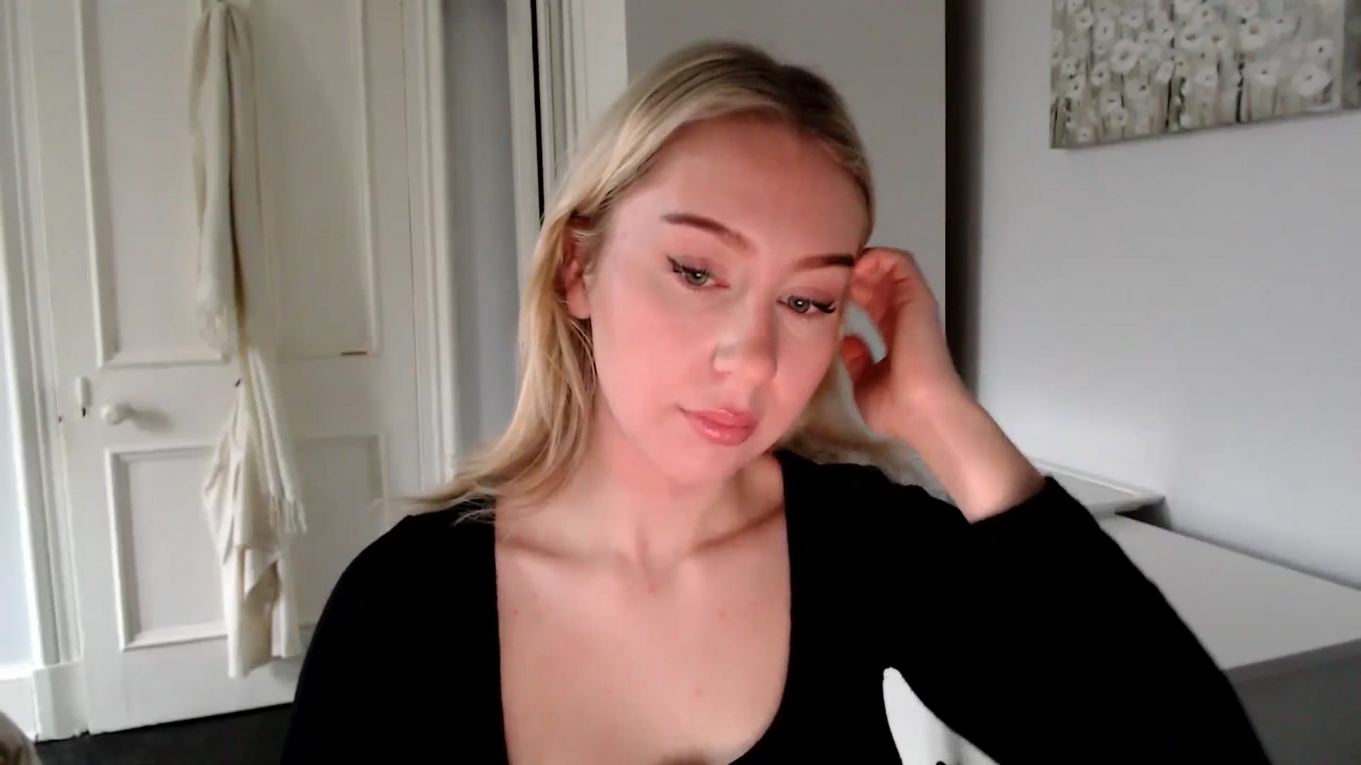 Gallery image thumbnail from British_Cutie's myfreecams stream on, 02/19/2025, 11:52 image 4 of 20