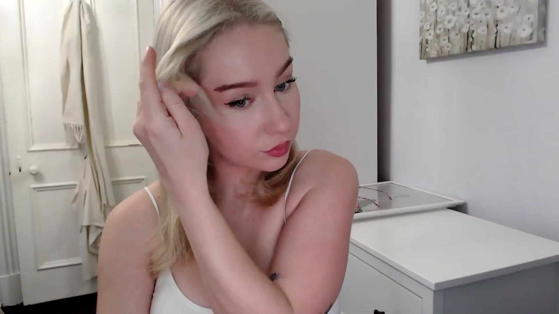 Gallery image thumbnail from British_Cutie's myfreecams stream on, 02/20/2025, 17:42 image 17 of 20