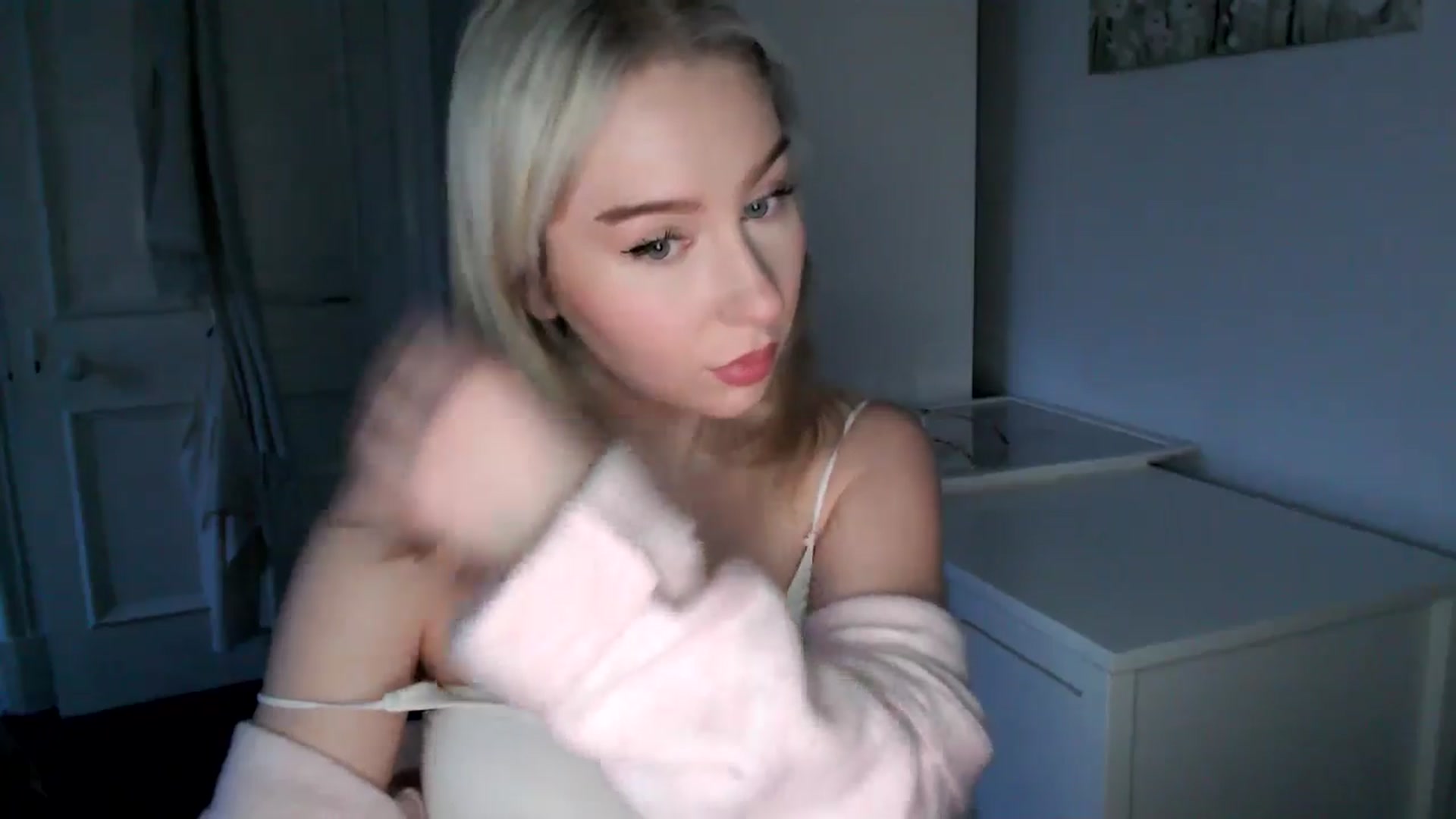 Gallery image thumbnail from British_Cutie's myfreecams stream on, 02/20/2025, 17:42 image 14 of 20