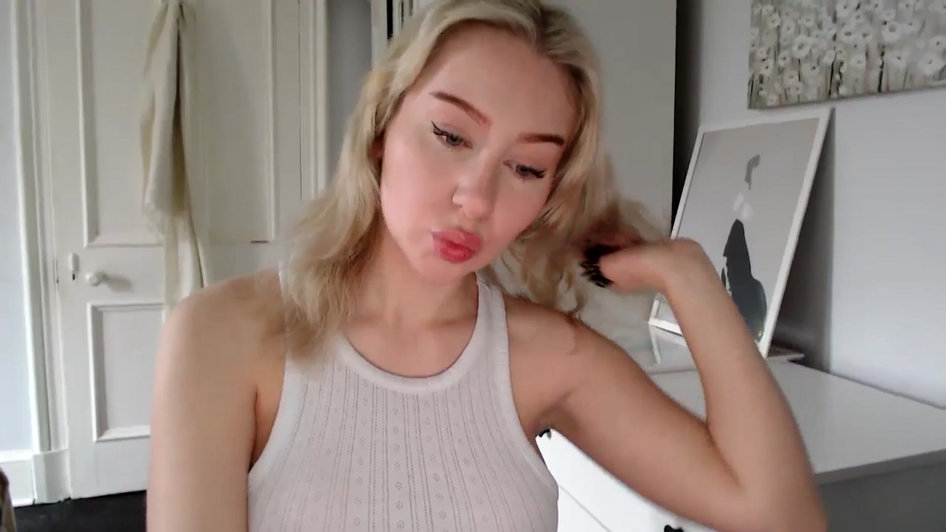 Gallery image thumbnail from British_Cutie's myfreecams stream on, 02/23/2025, 10:18 image 18 of 20