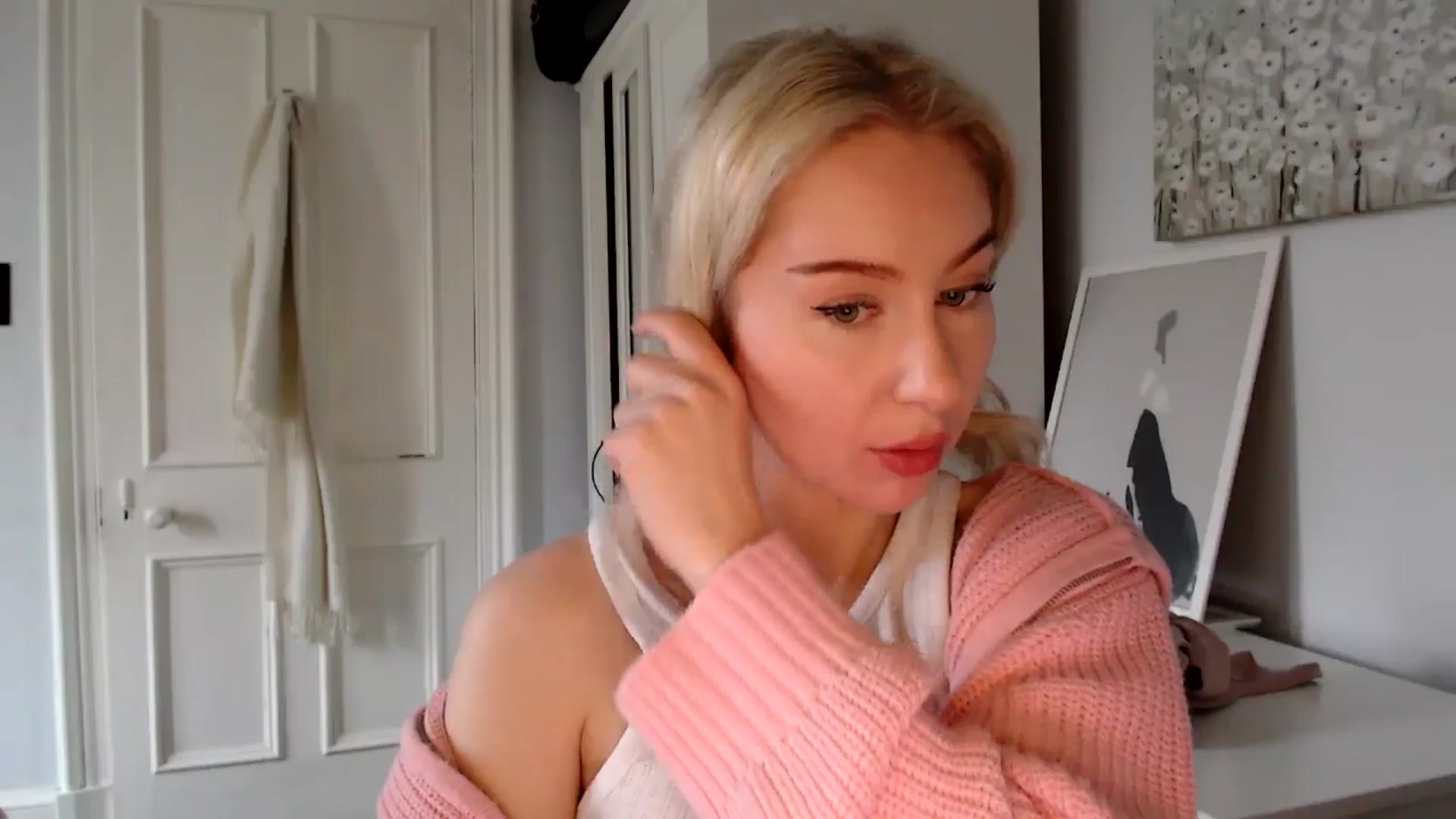 Gallery image thumbnail from British_Cutie's myfreecams stream on, 02/23/2025, 11:20 image 14 of 20