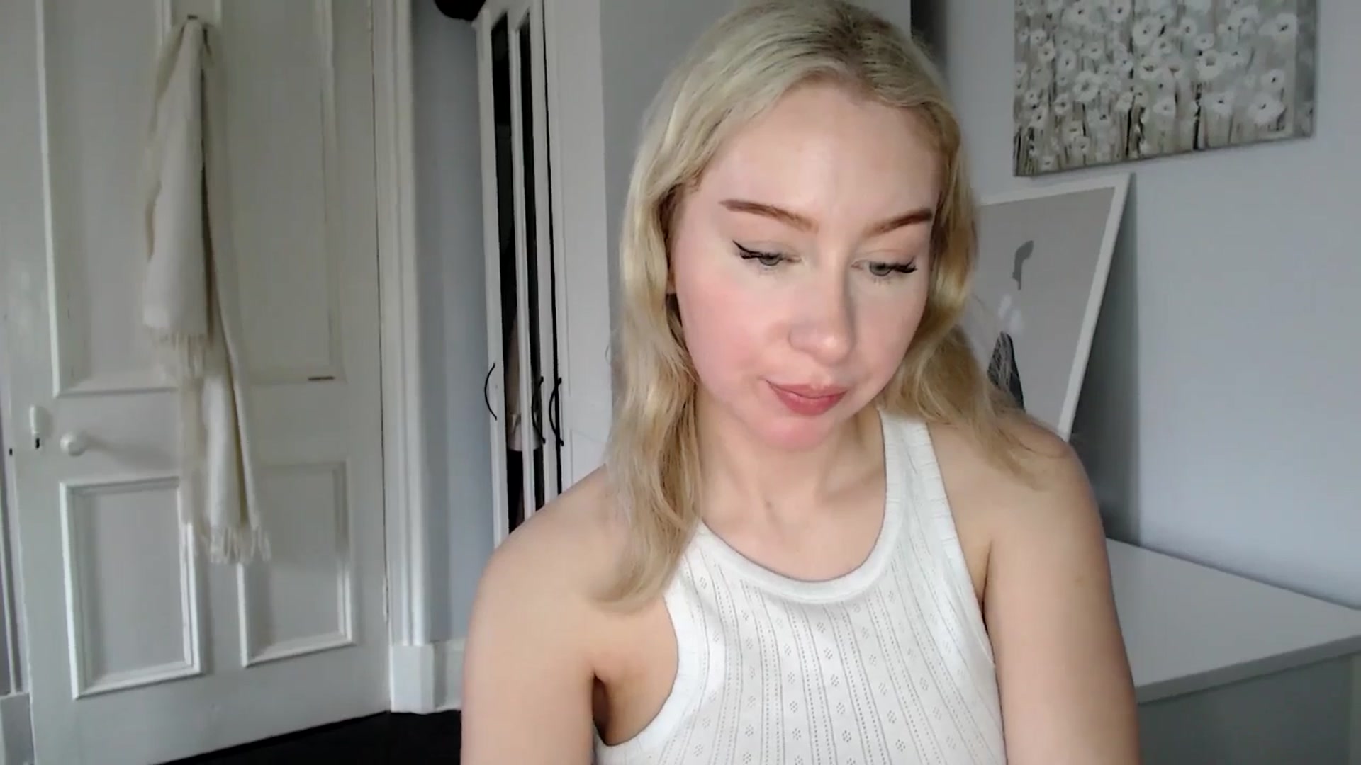 Gallery image thumbnail from British_Cutie's myfreecams stream on, 02/23/2025, 15:38 image 8 of 20