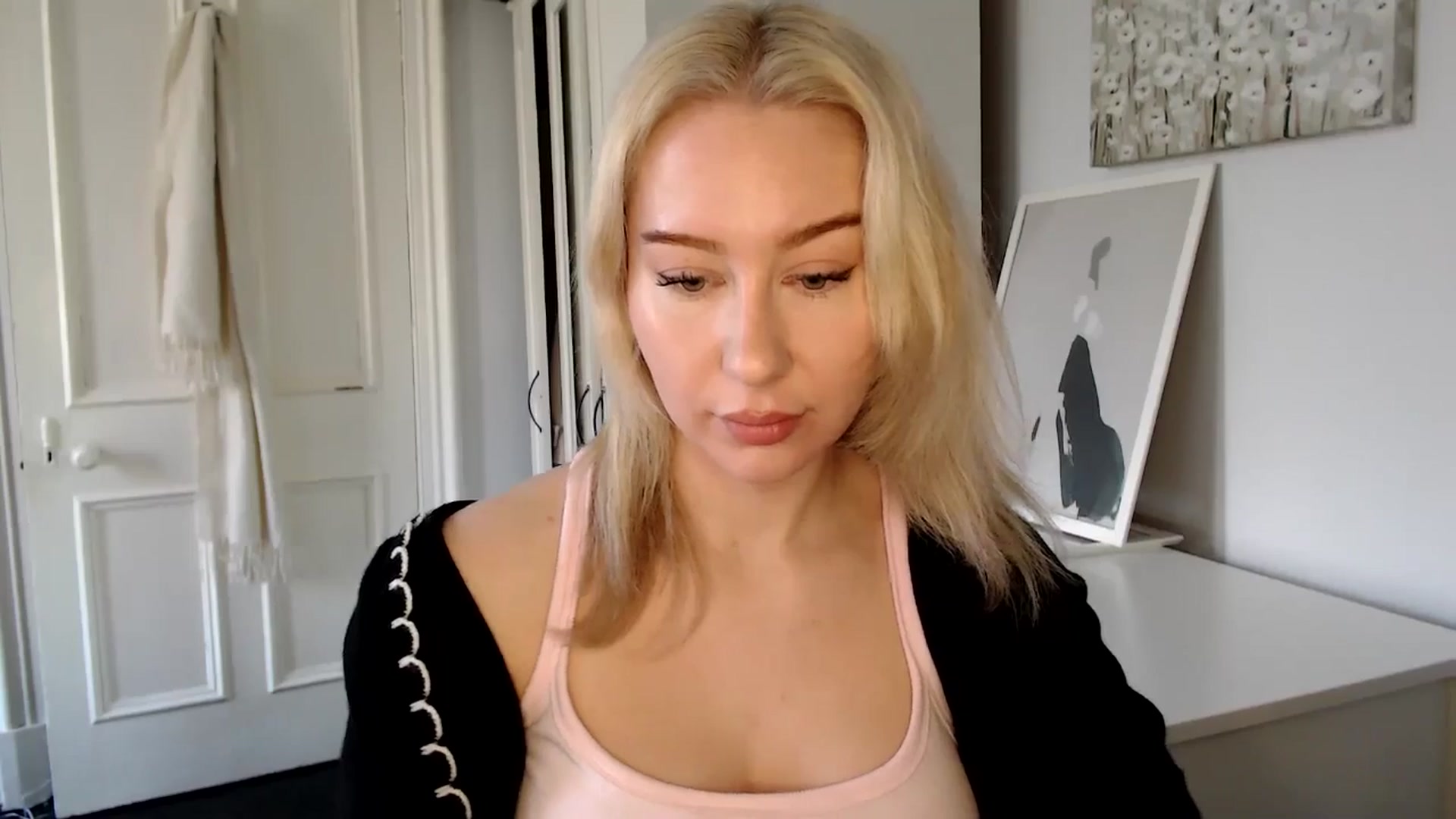 Gallery image thumbnail from British_Cutie's myfreecams stream on, 02/24/2025, 10:38 image 12 of 20