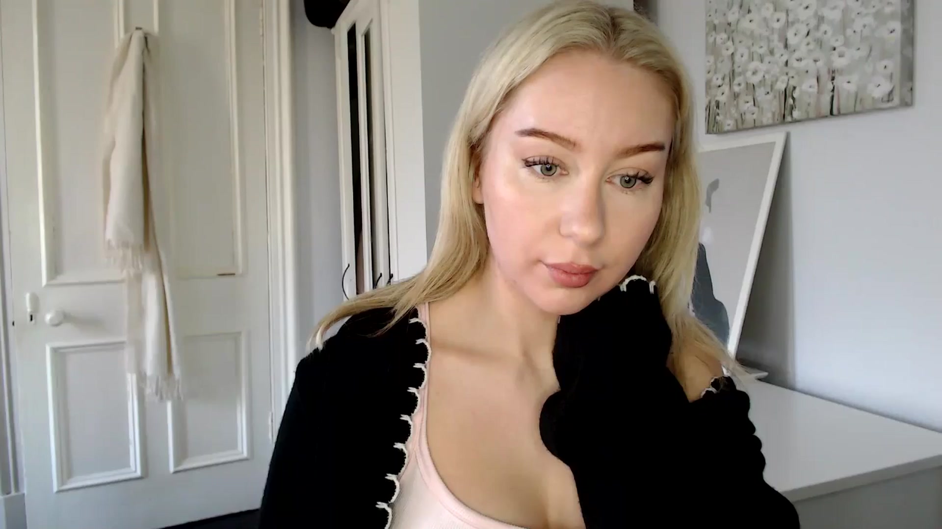 Gallery image thumbnail from British_Cutie's myfreecams stream on, 02/24/2025, 10:38 image 1 of 20