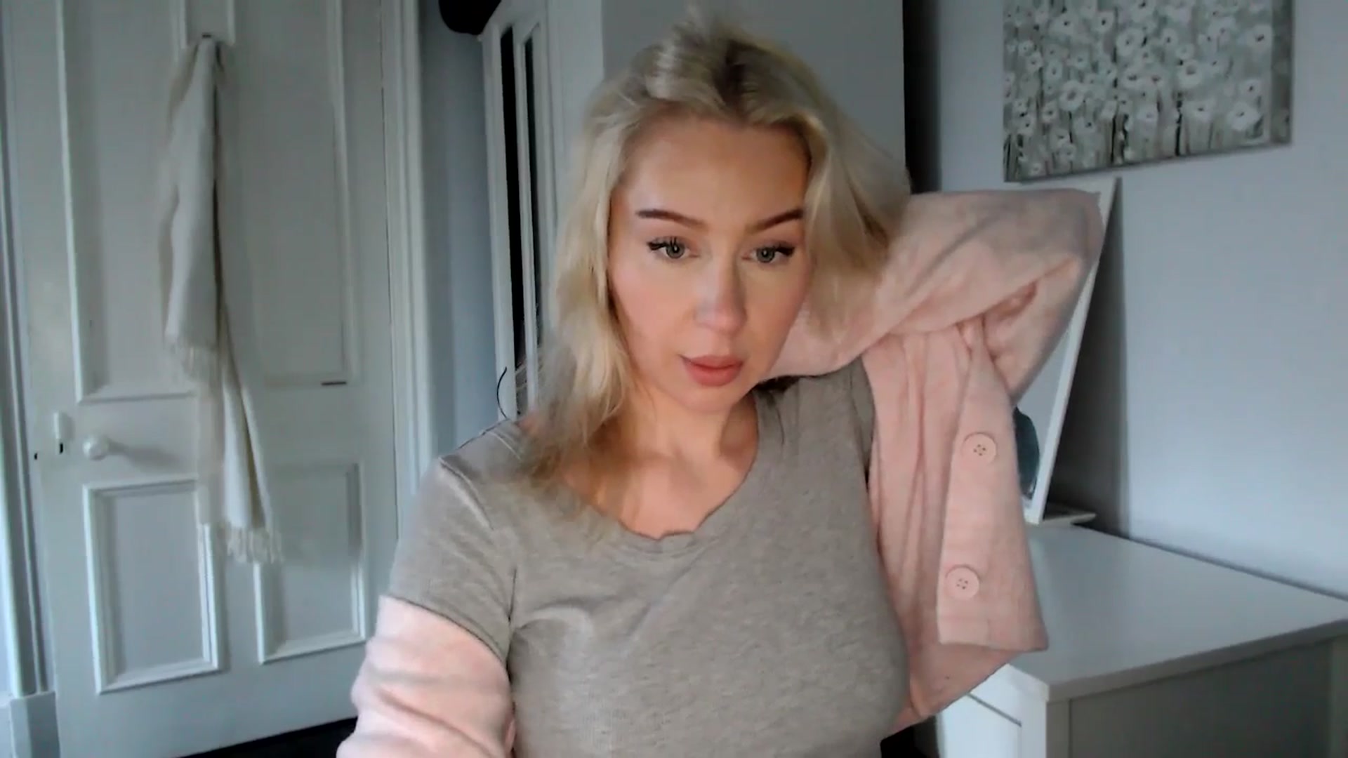 Gallery image thumbnail from British_Cutie's myfreecams stream on, 02/24/2025, 18:00 image 2 of 20