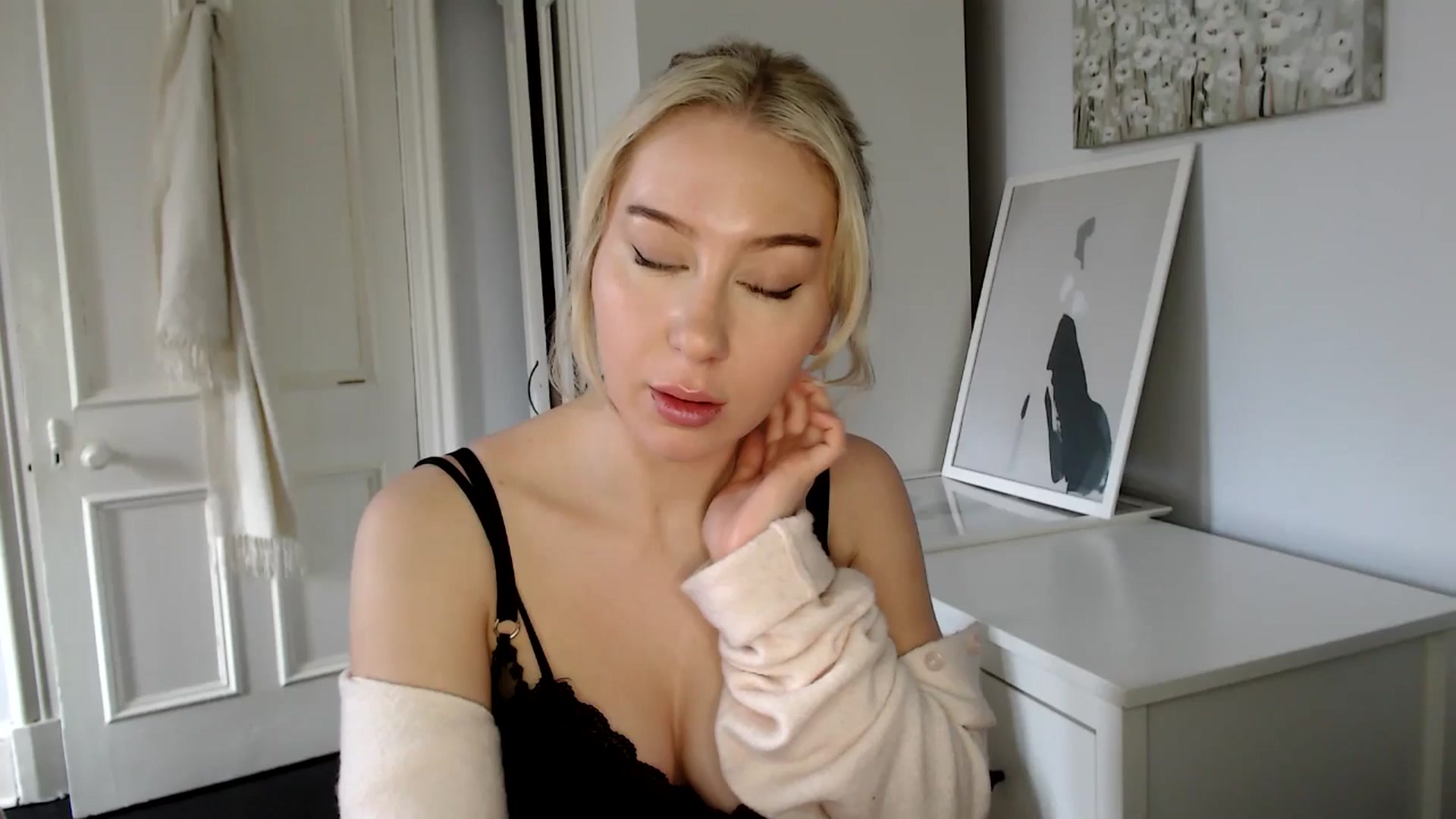 Gallery image thumbnail from British_Cutie's myfreecams stream on, 02/25/2025, 13:26 image 16 of 20