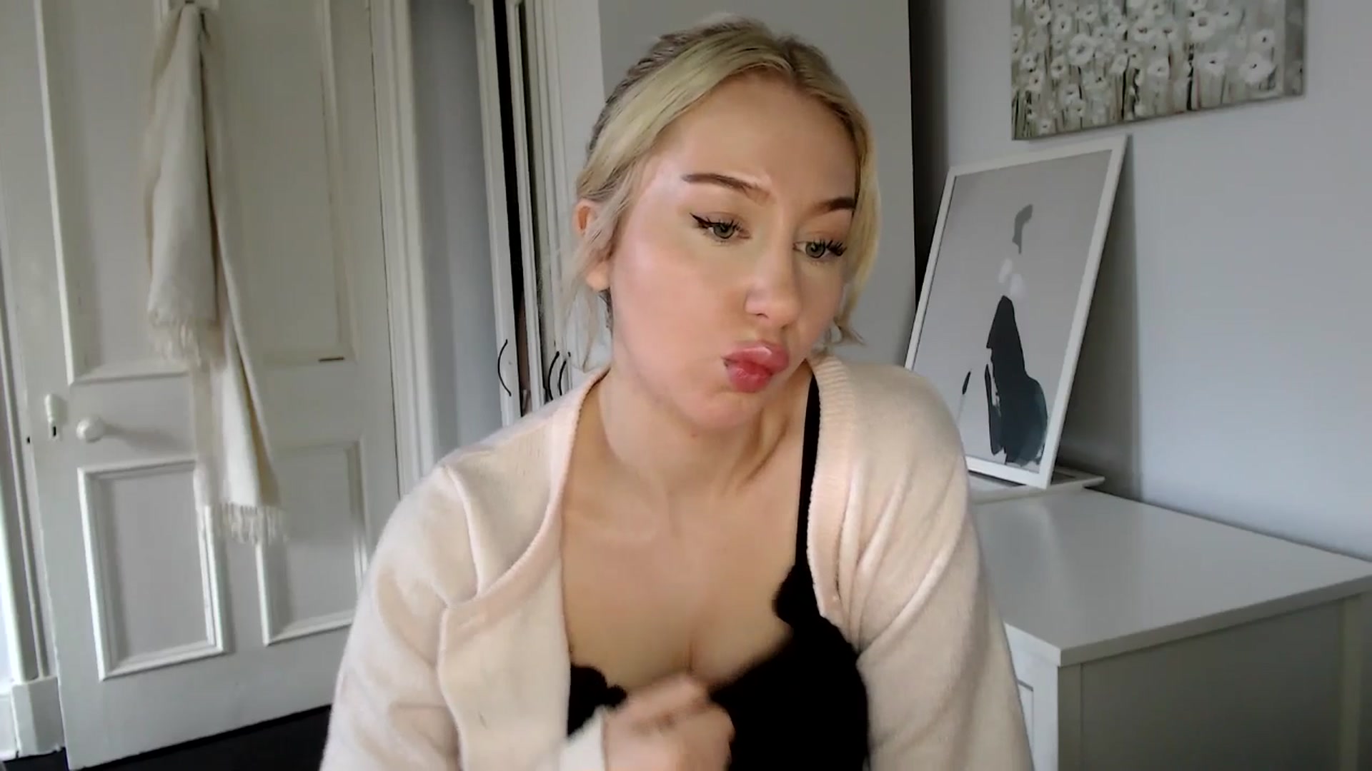 Gallery image thumbnail from British_Cutie's myfreecams stream on, 02/25/2025, 13:26 image 19 of 20