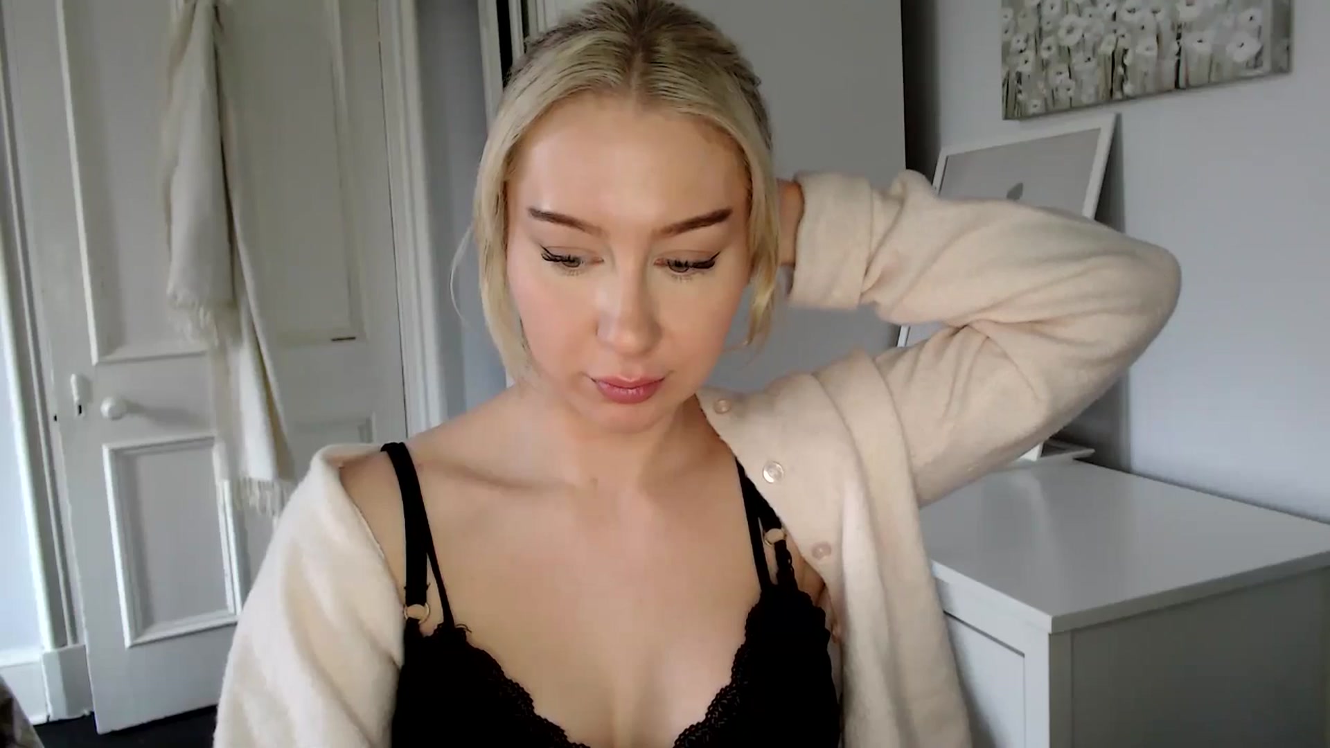 Gallery image thumbnail from British_Cutie's myfreecams stream on, 02/25/2025, 13:26 image 6 of 20
