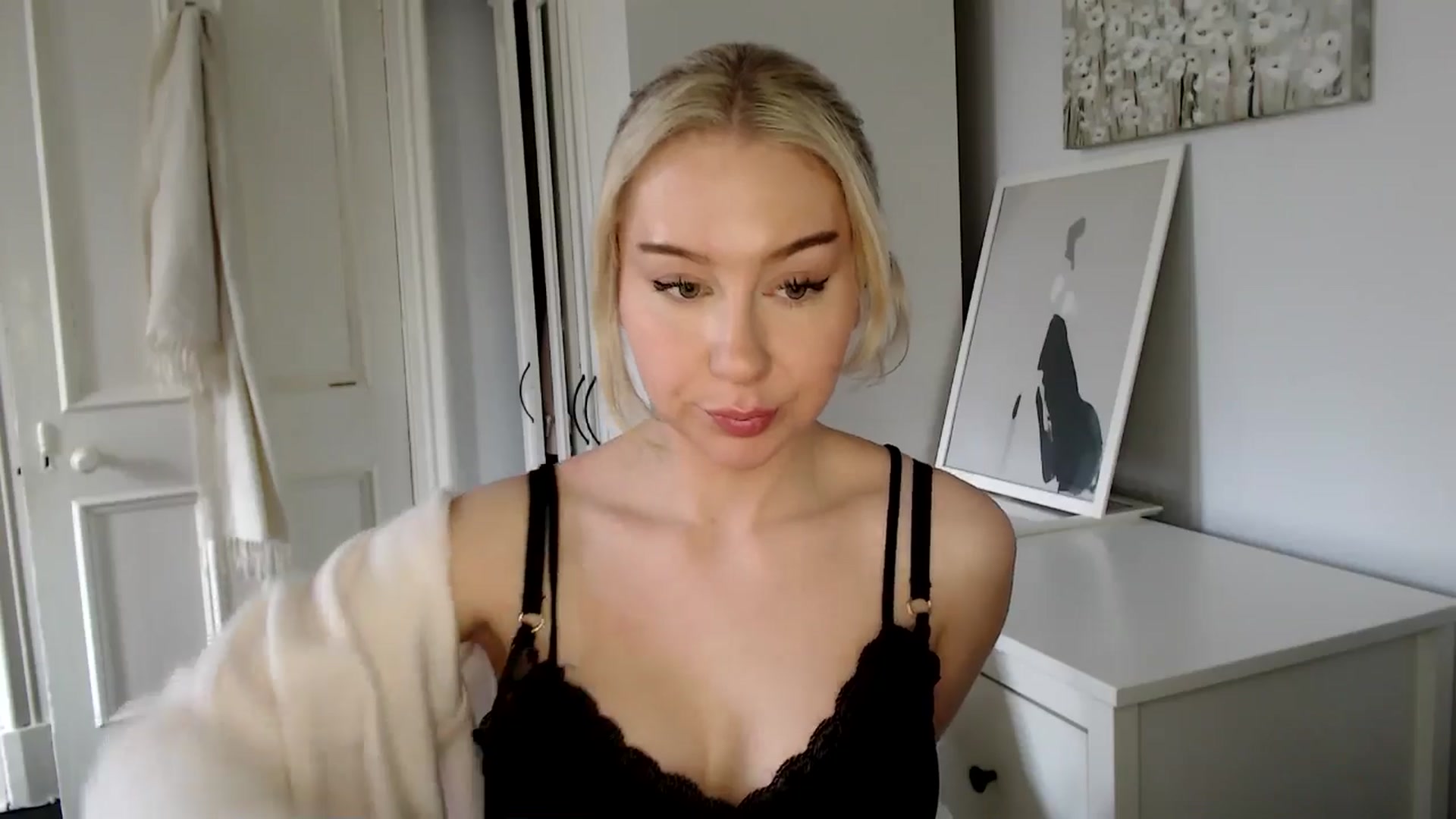 Gallery image thumbnail from British_Cutie's myfreecams stream on, 02/25/2025, 13:26 image 8 of 20